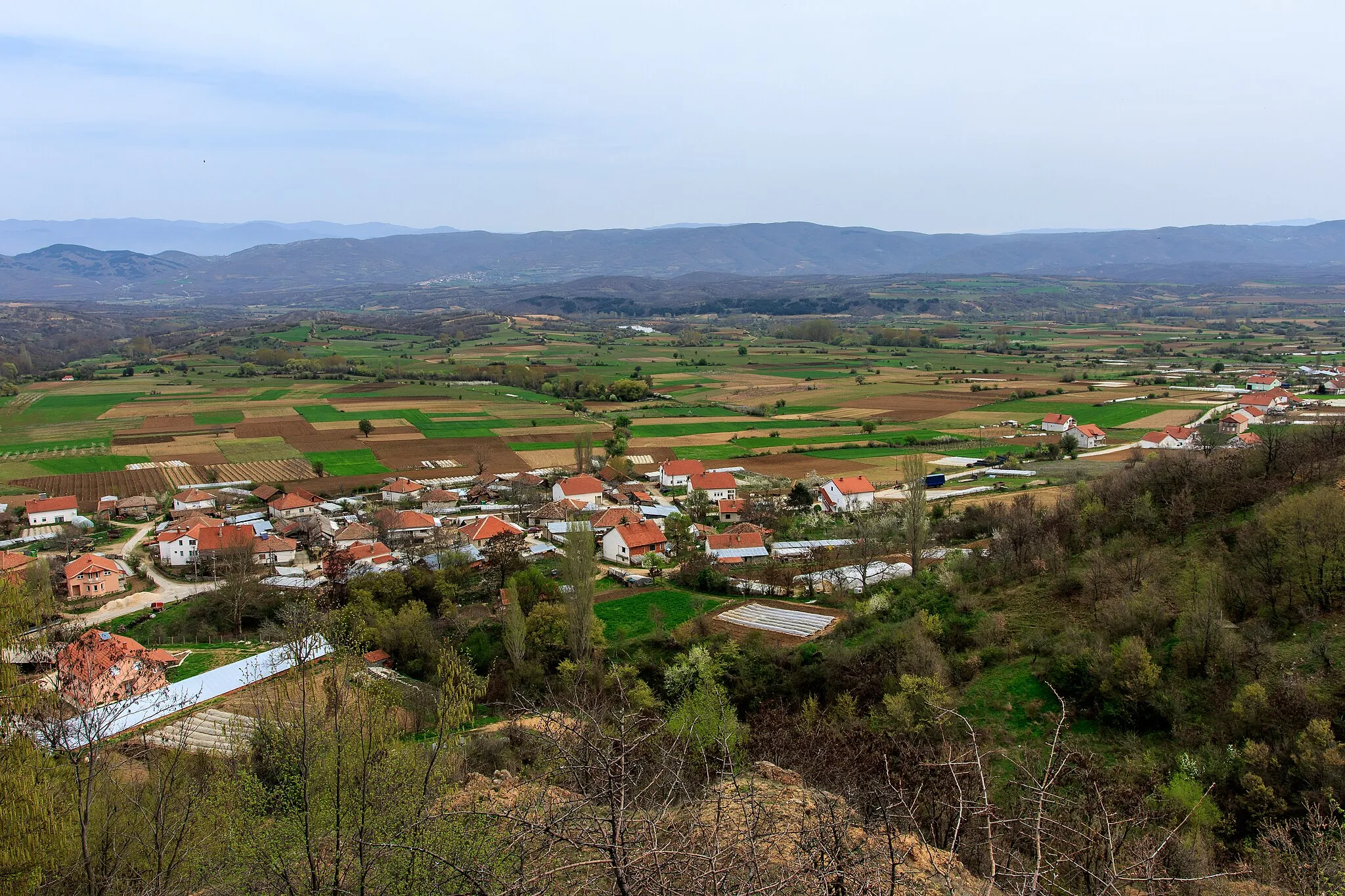 Photo showing: View of the village Lubnica, Macedonia