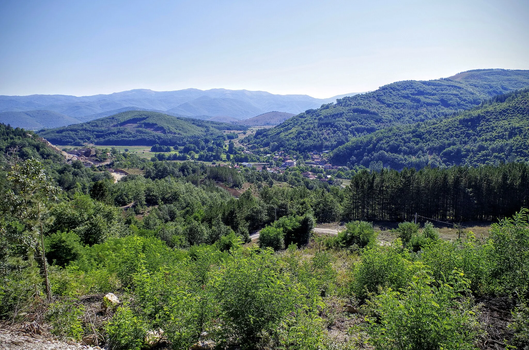 Photo showing: Panoramic view in the village Botun, Macedonia