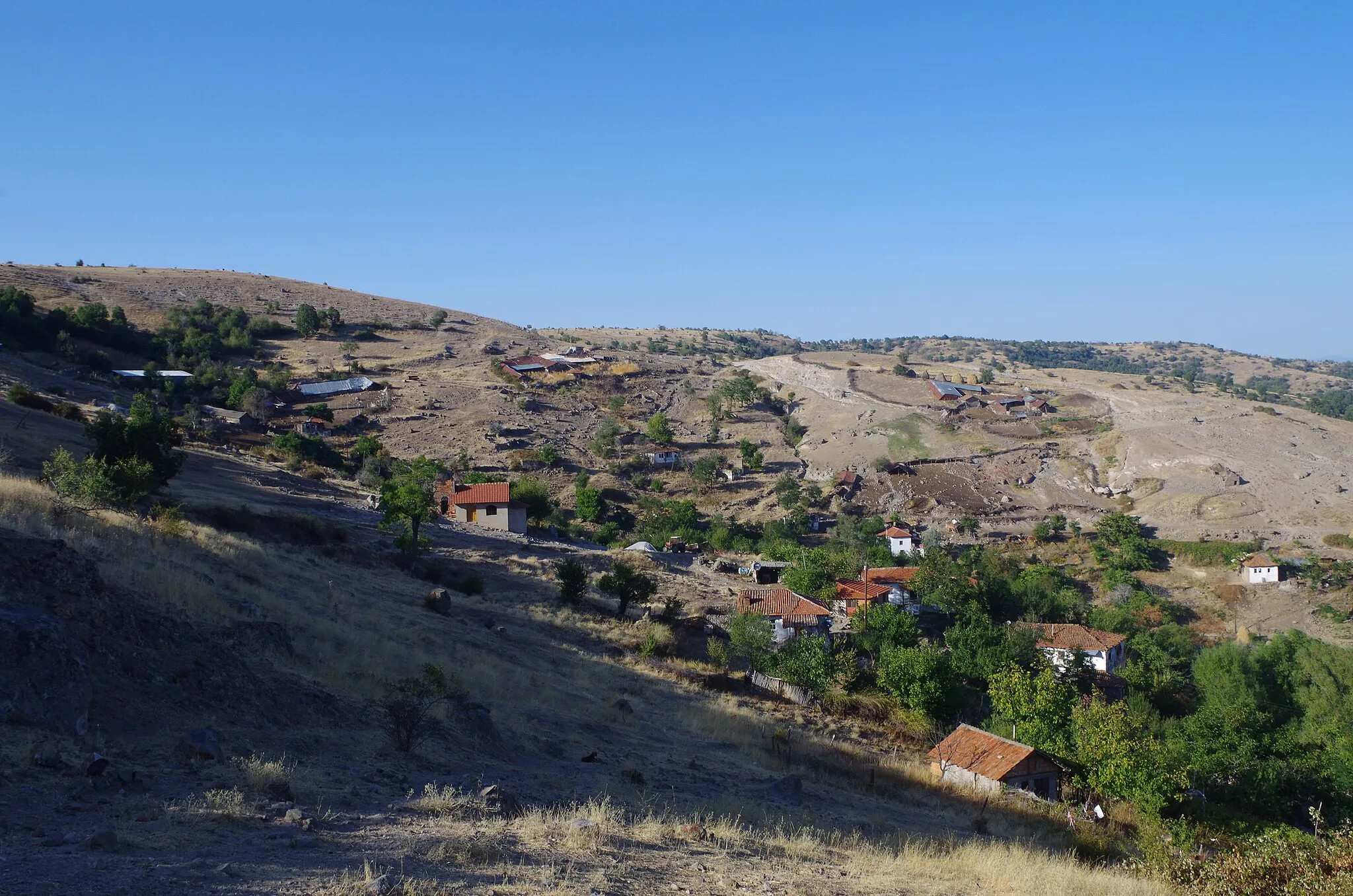 Photo showing: View of the village of Stragovo