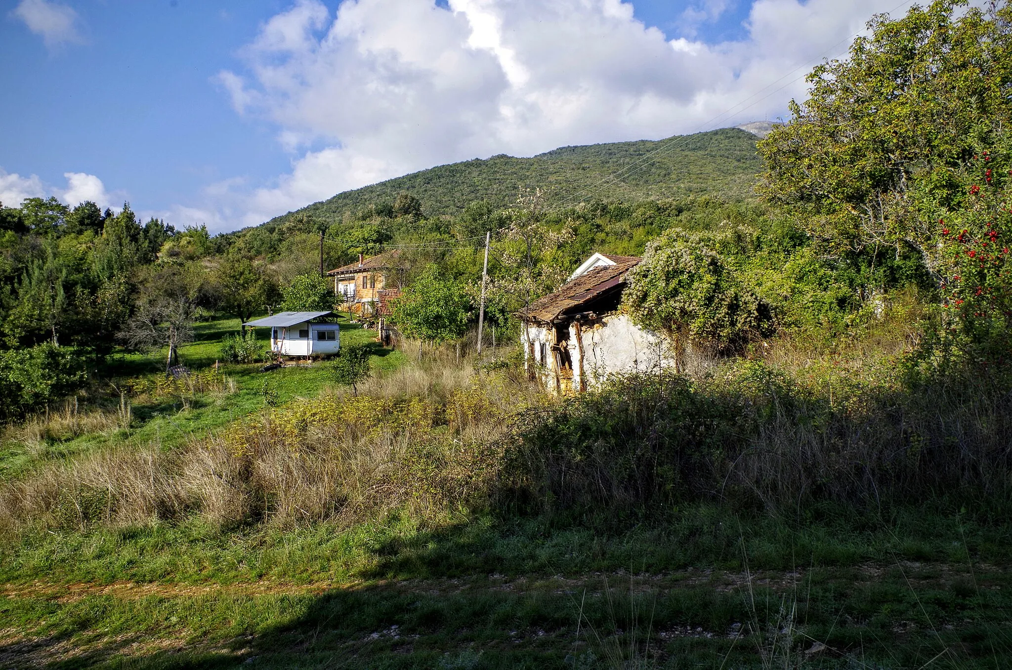 Photo showing: View of the village Oteševo