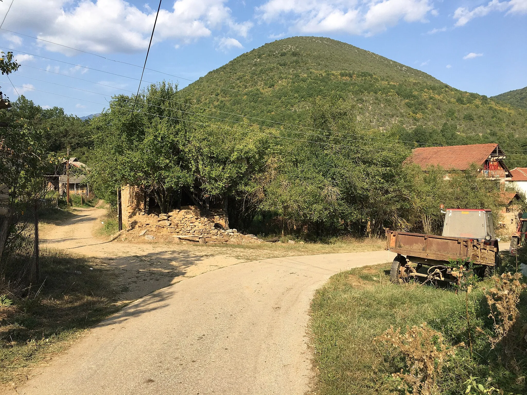 Photo showing: The mid-village of Miokazi