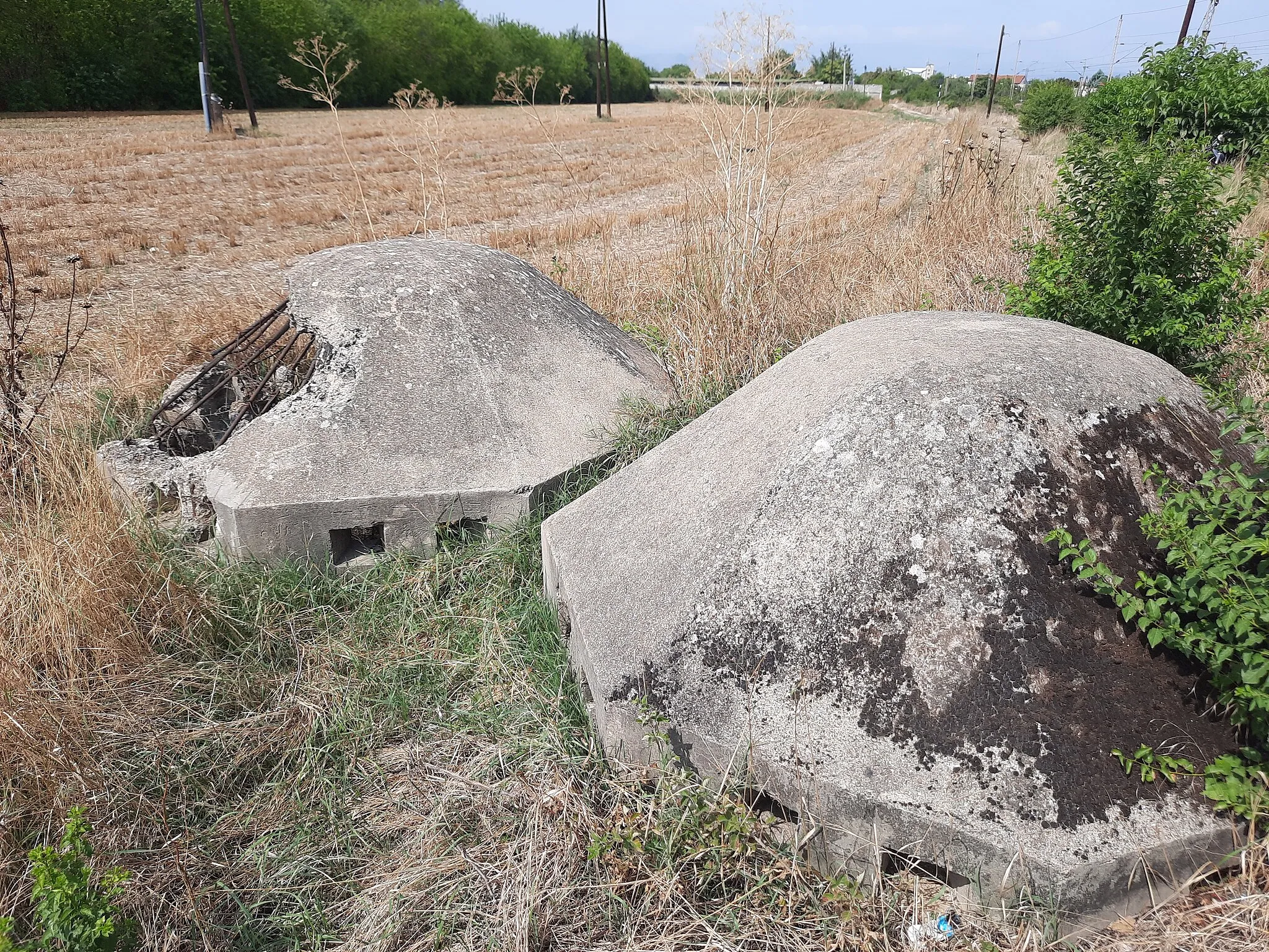 Photo showing: The WWII German bunkers located in Gorno Lisiče suburb in Skopje, Macedonia.