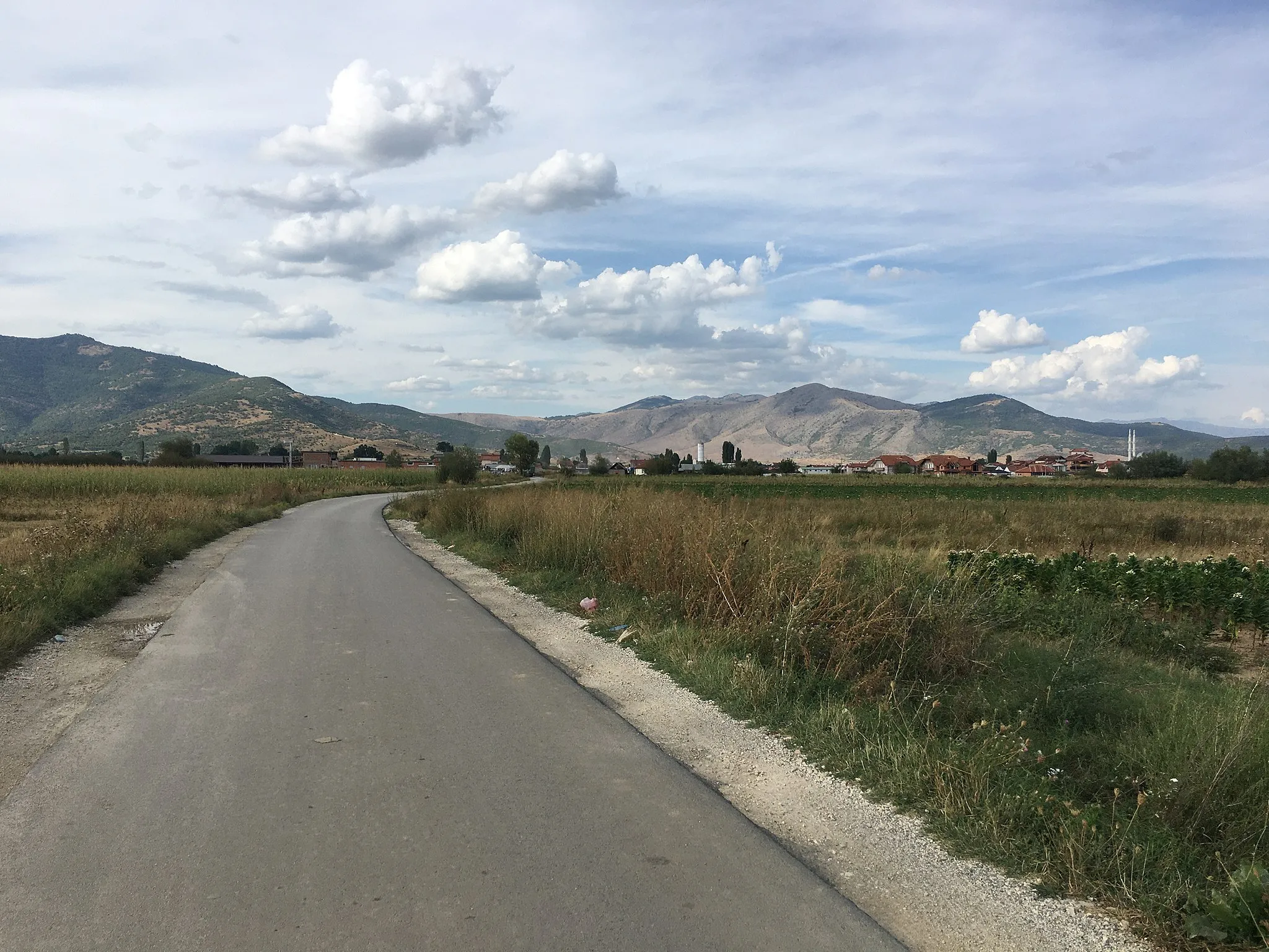 Photo showing: A view of the village of Lažani