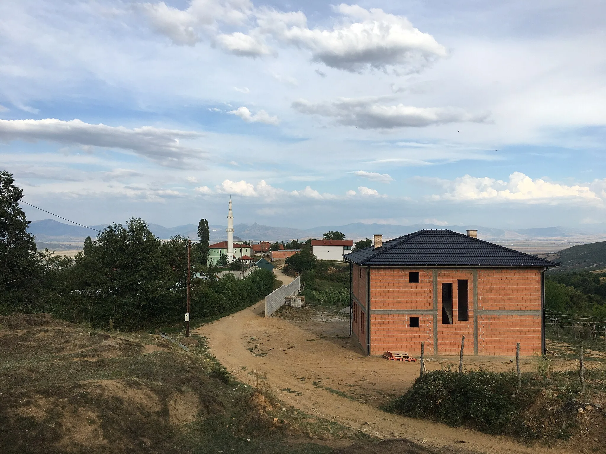 Photo showing: A view of the village of Belušino