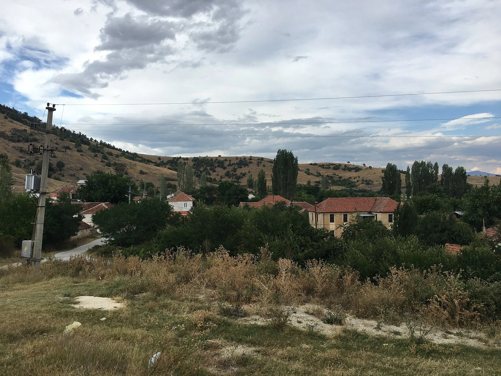 Photo showing: A view of the village of Godivje