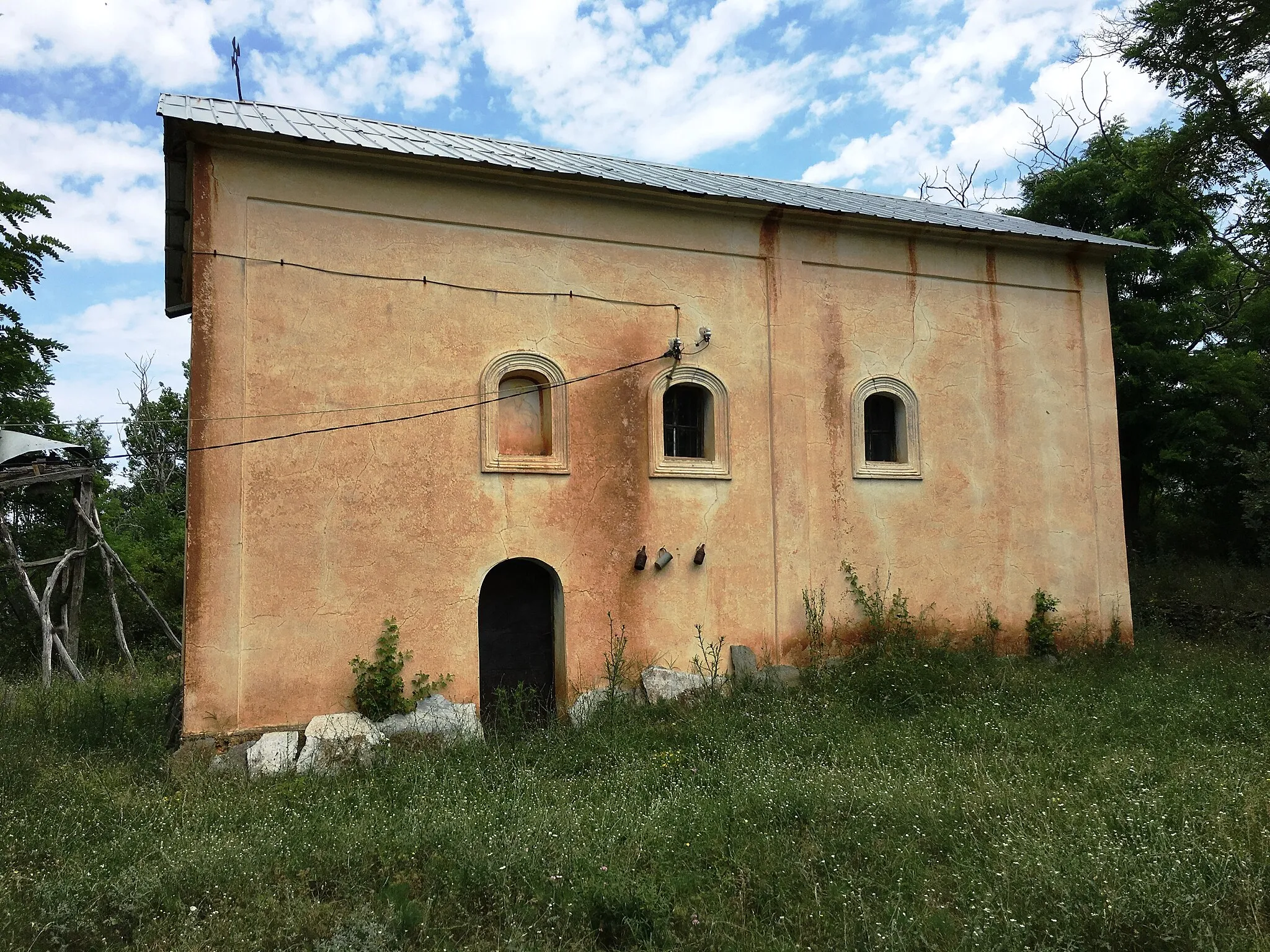Photo showing: St. Nicholas Church in the village of Kaluǵerec