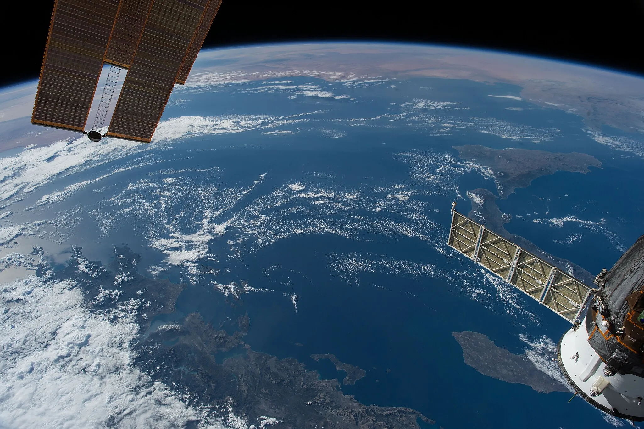 Photo showing: View of Earth taken during ISS Expedition 53.