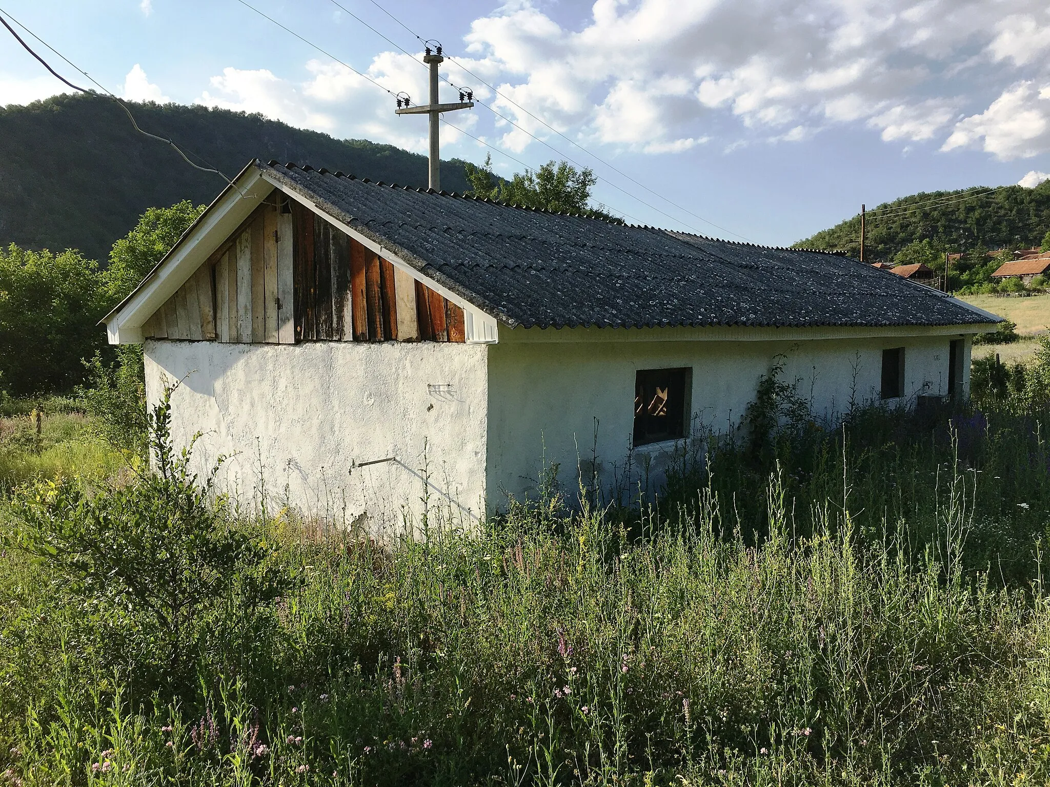 Photo showing: Seconary building in the church's yard in the village of Dragov Dol