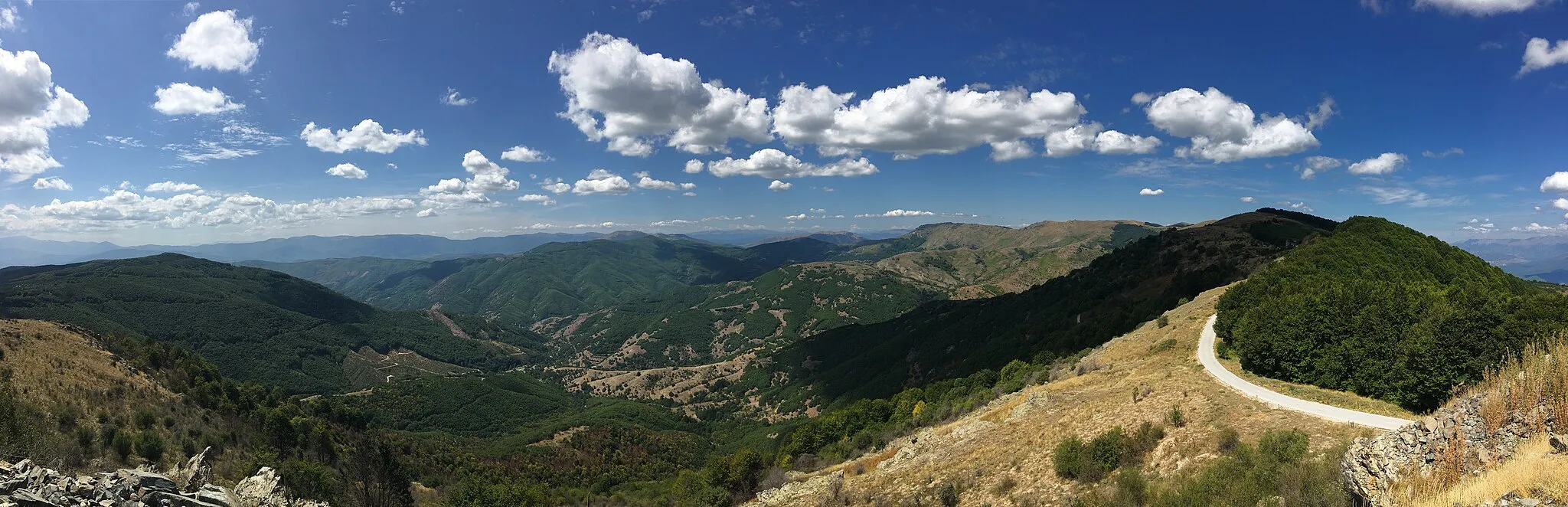 Photo showing: A panoramic view of Buševa Mountain