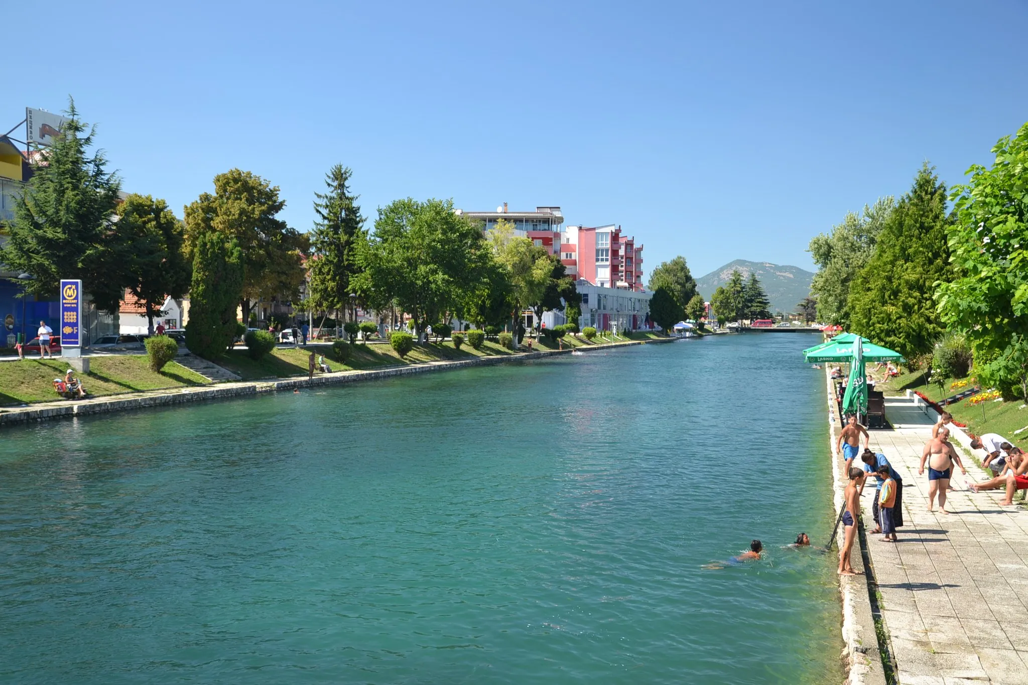 Photo showing: River Crn Drim (Црн Дрим, Drini i Zi) in Struga, Macedonia