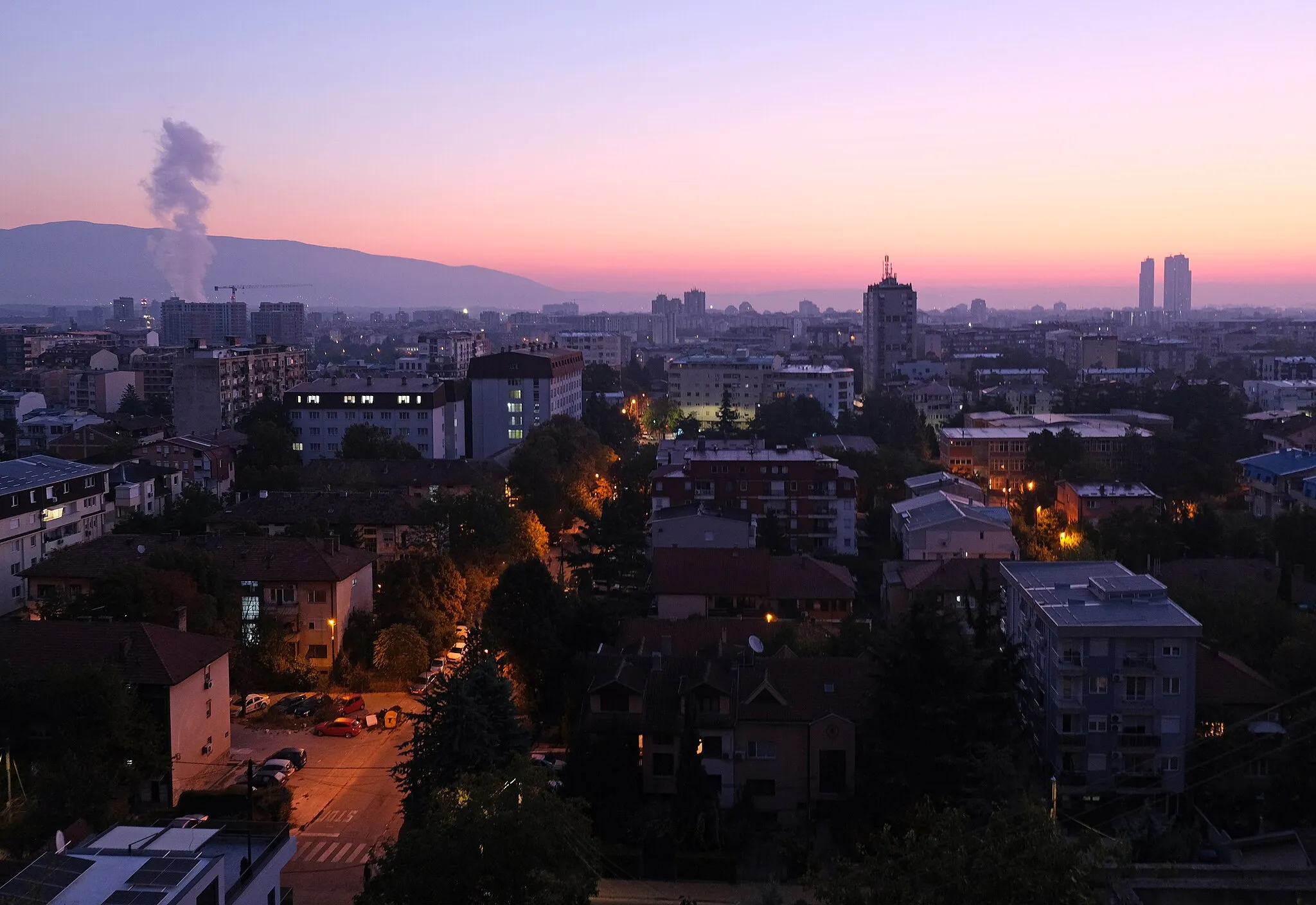 Photo showing: Sunrise in Skopje.