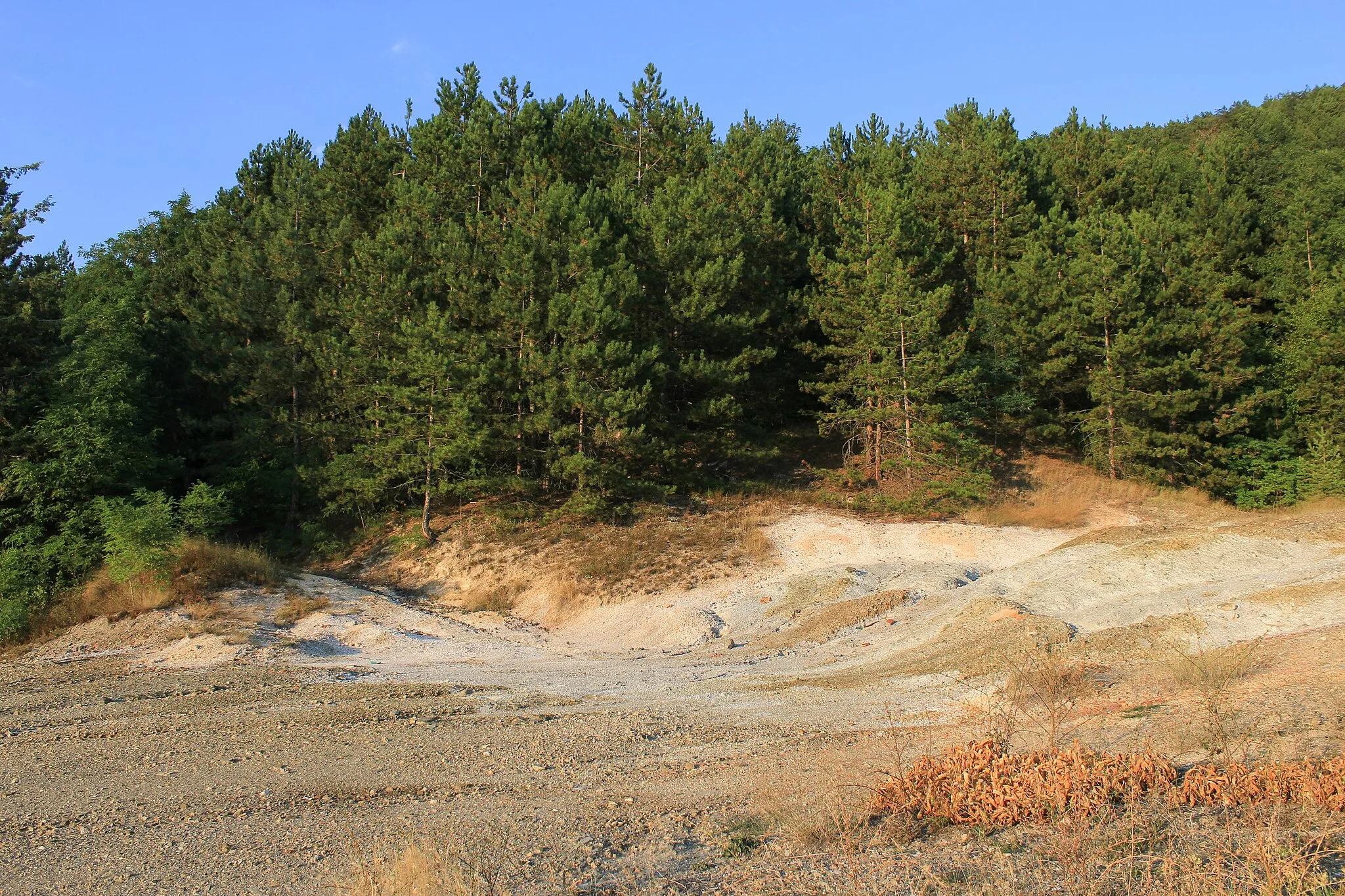 Photo showing: Duvalo je solfatara i mofeta, postvulkanska pojava, relikt nekadašnje vulkanske aktivnosti u selu Kosel, na teritoriji Severne Makedonije.