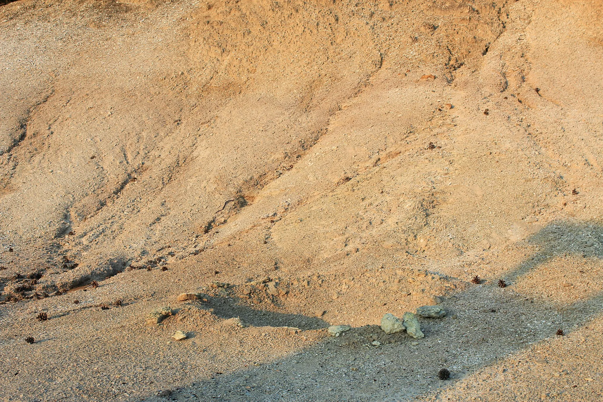 Photo showing: Duvalo je solfatara i mofeta, postvulkanska pojava, relikt nekadašnje vulkanske aktivnosti u selu Kosel, na teritoriji Severne Makedonije.