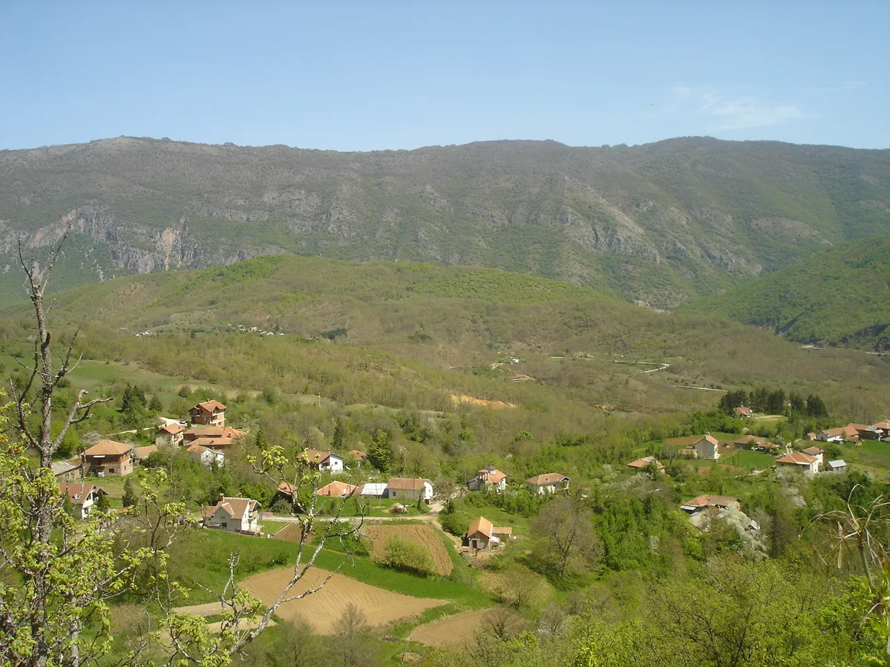 Photo showing: village of Bezovo, near Struga, Macedonia