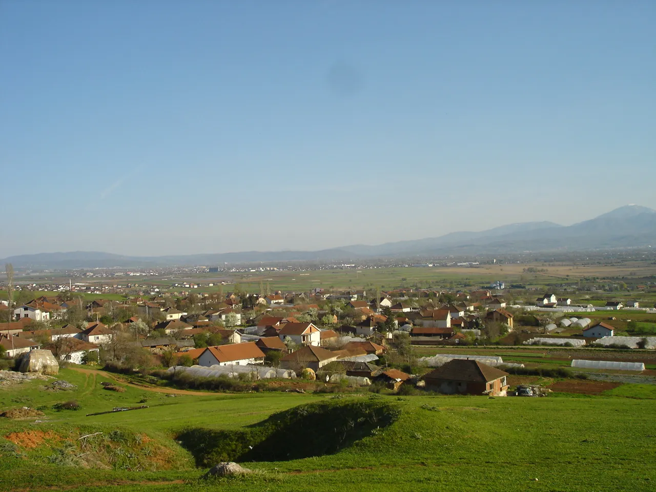 Photo showing: village of Brnjarci, near Skopje, Macedonia