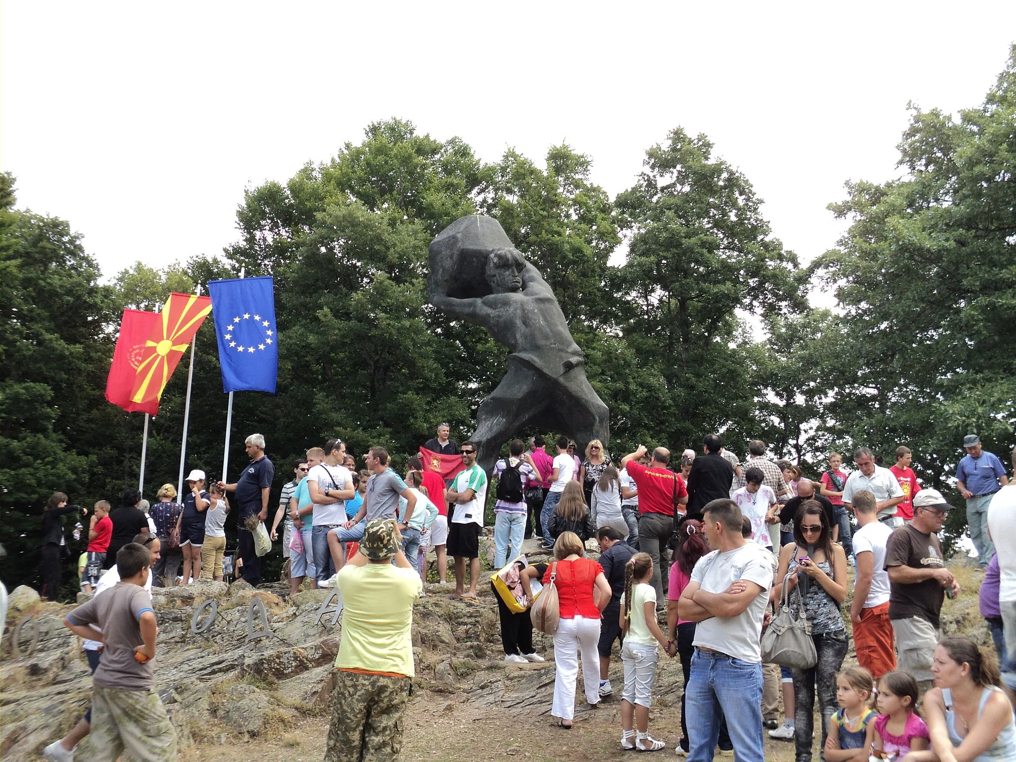 Photo showing: Proslava Ilindena 2. avgusta 2011. godine na Mečkinom kamenu, kod Kruševa