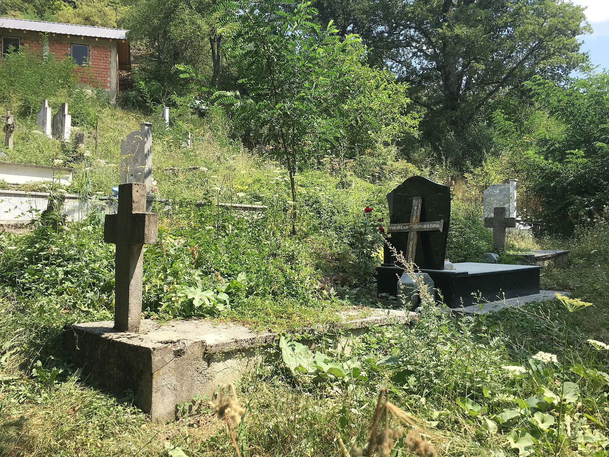 Photo showing: Cemetery in St. George Church's yard in the village of Rečica