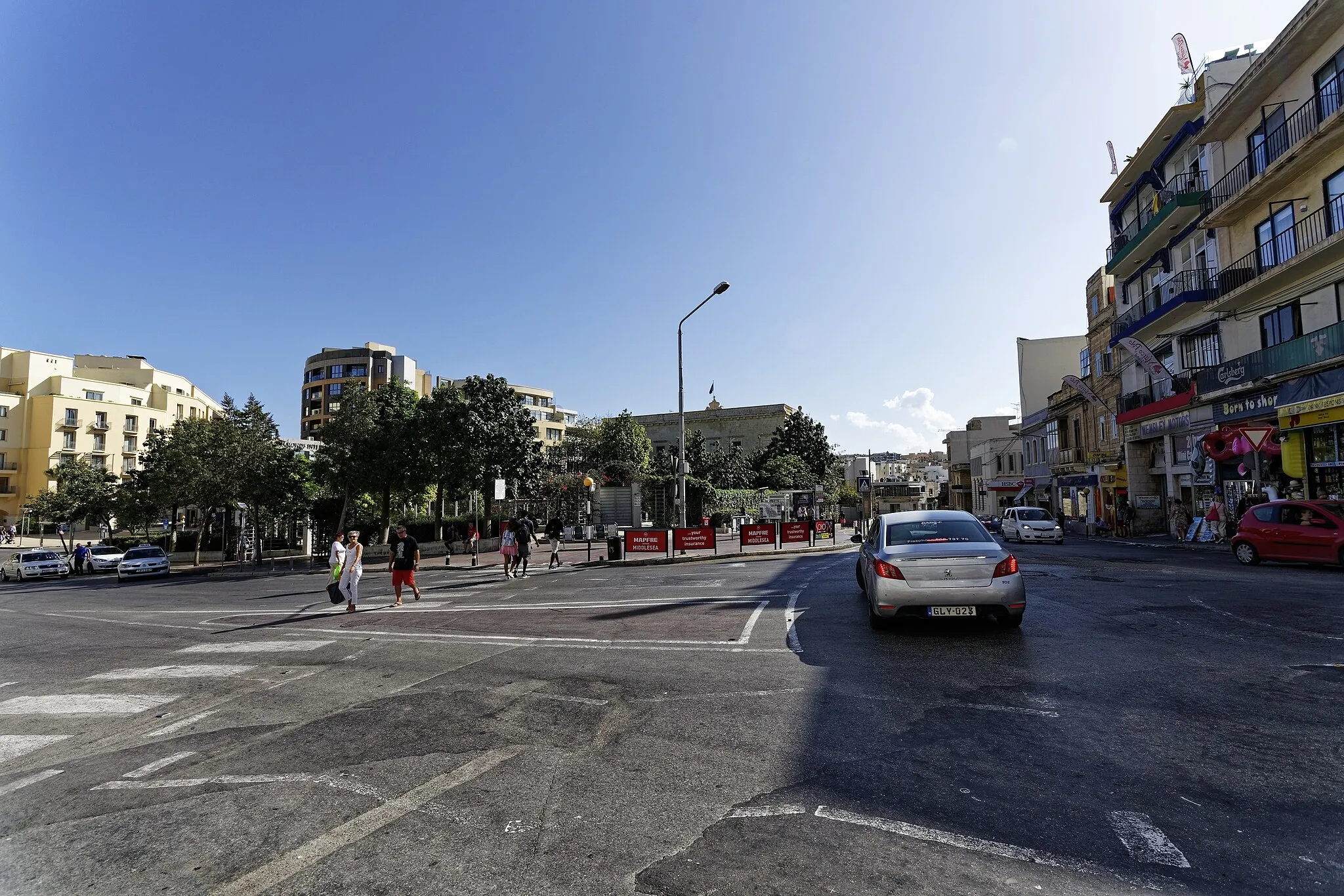 Photo showing: Malta - St. Julian's - St. George's Road - Triq Ross - View on Spinola Garden