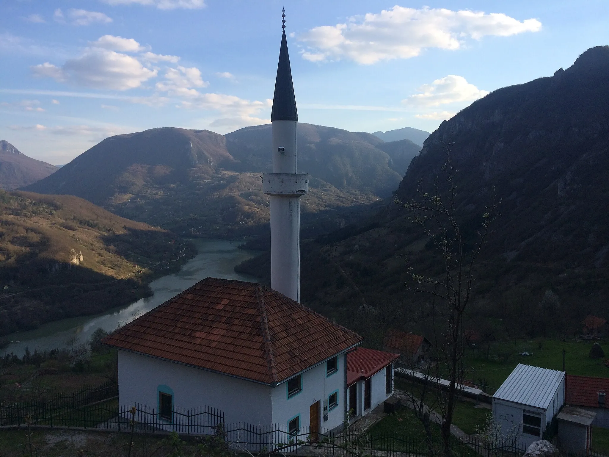Photo showing: Image from the small village Donja Strmica, municipality of Rudo, in southeastern Bosnia-Hercegovina.