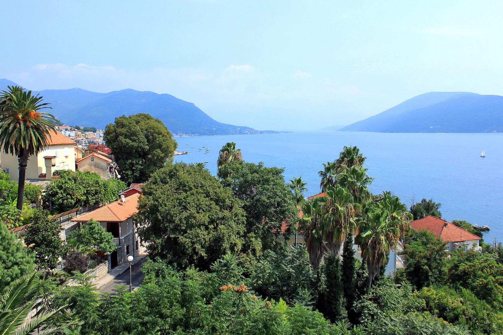 Photo showing: The views from the Forte Mare fortress on the city. Herceg Novi, Montenegro.