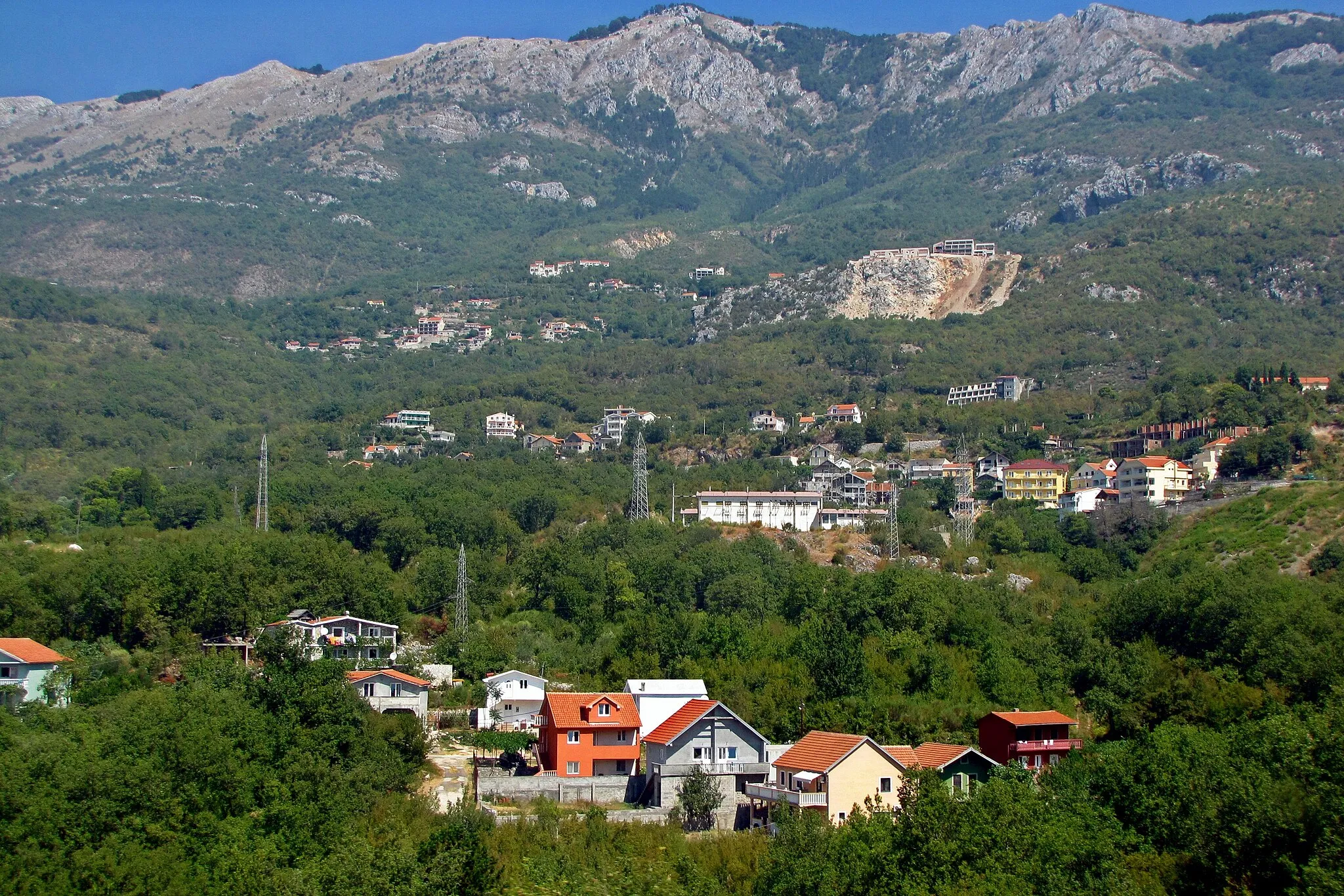 Photo showing: The road to Cetinje. По дороге в Цетинье