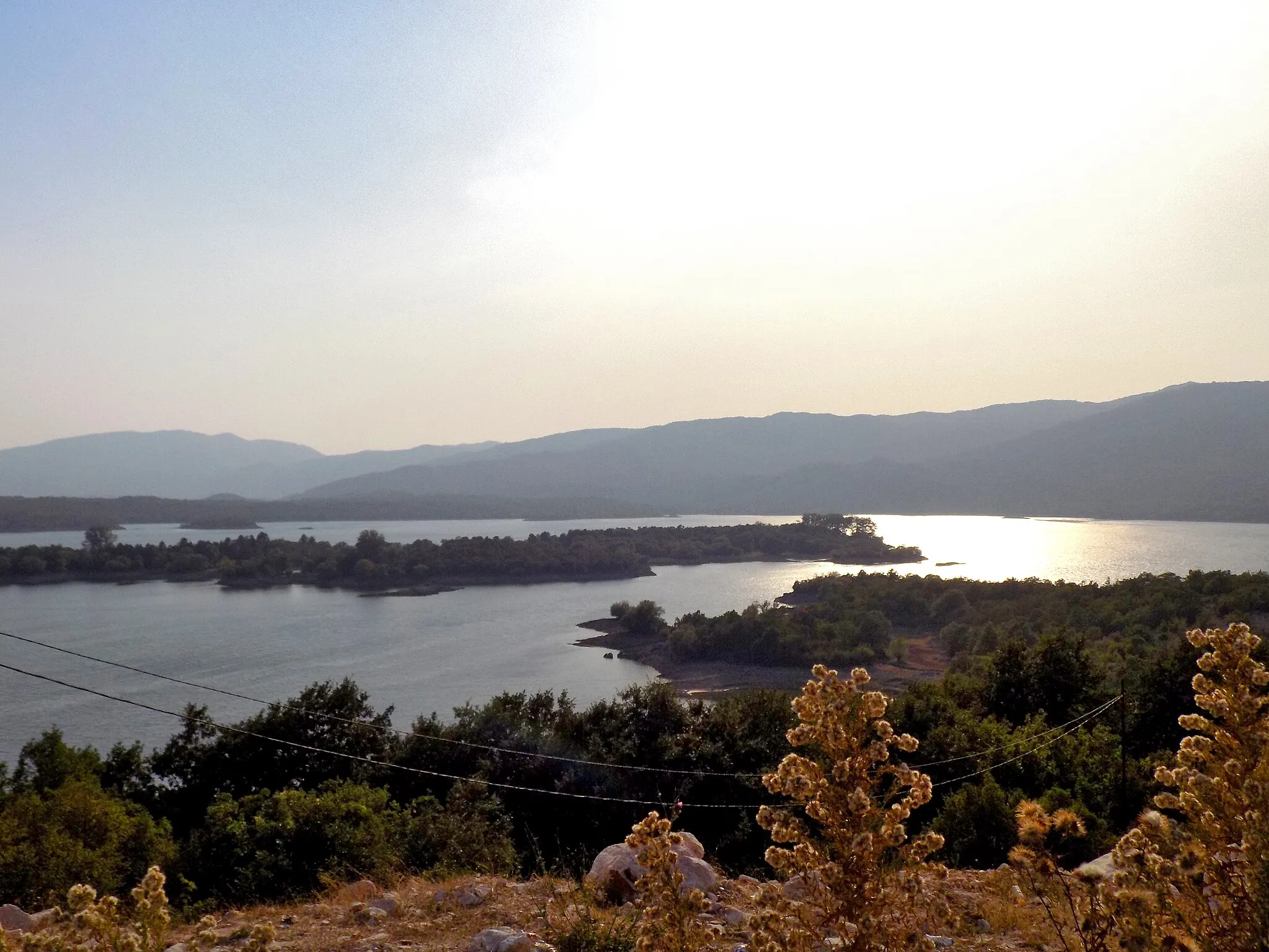Photo showing: Lake Krupac, reservoir near Nikšić, Montenegro