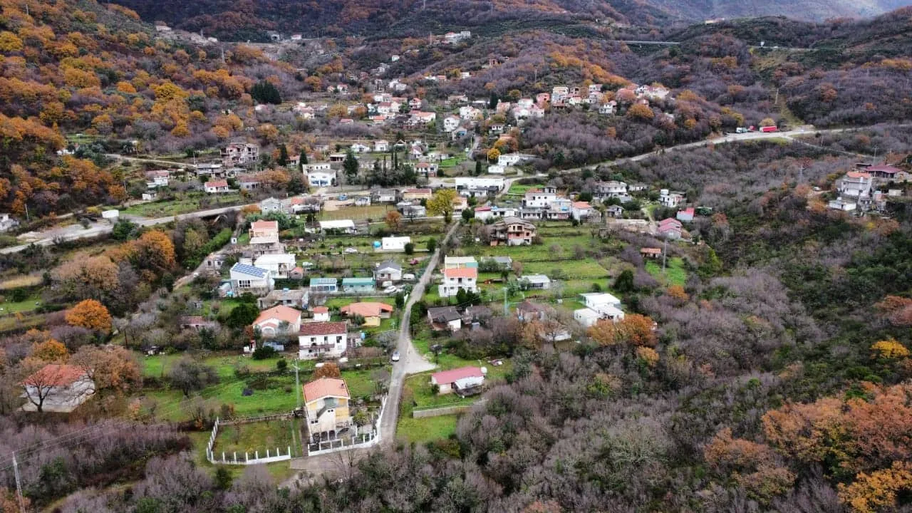 Photo showing: Ђурмани Црна Гора , снимак из дрона