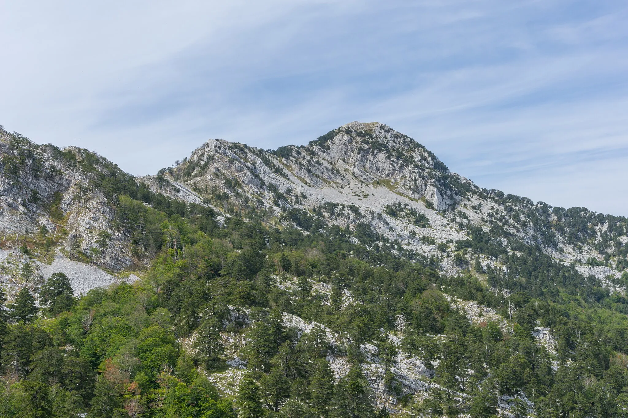 Photo showing: Zubački kabao. Picture taken during hiking the Primorska Planinarska Transverzala (PPT; Mountaineering Coastal Transversal) in Montenegro