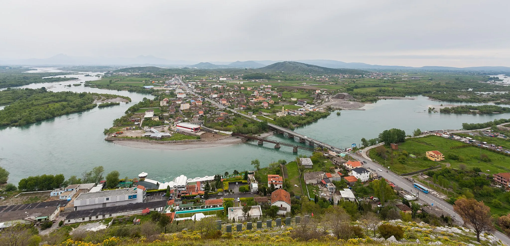 Photo showing: View of Shkodra, Albania