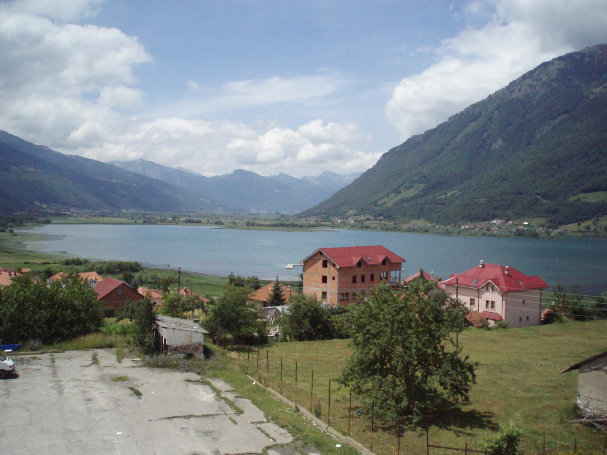Photo showing: Lake Plav in Montenegro