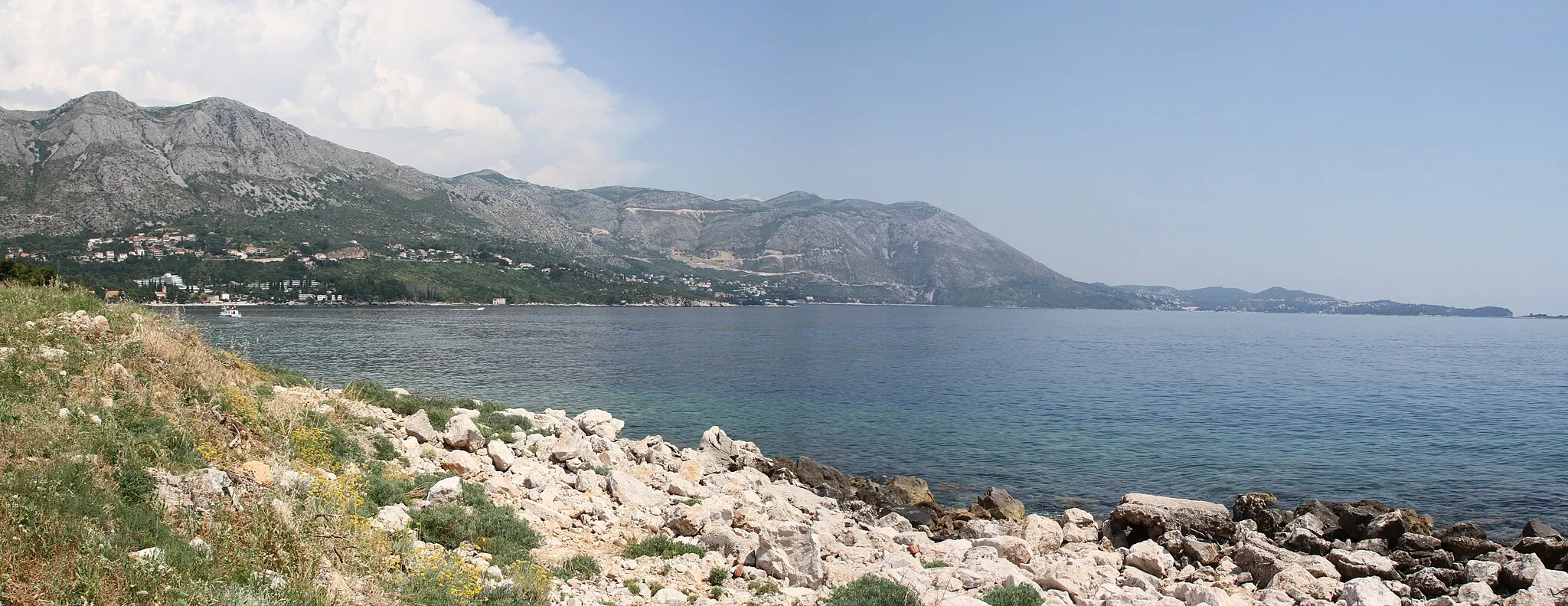 Photo showing: Konavle is a small settlement Close to Kupari, the southernmost settlement of Croatia.