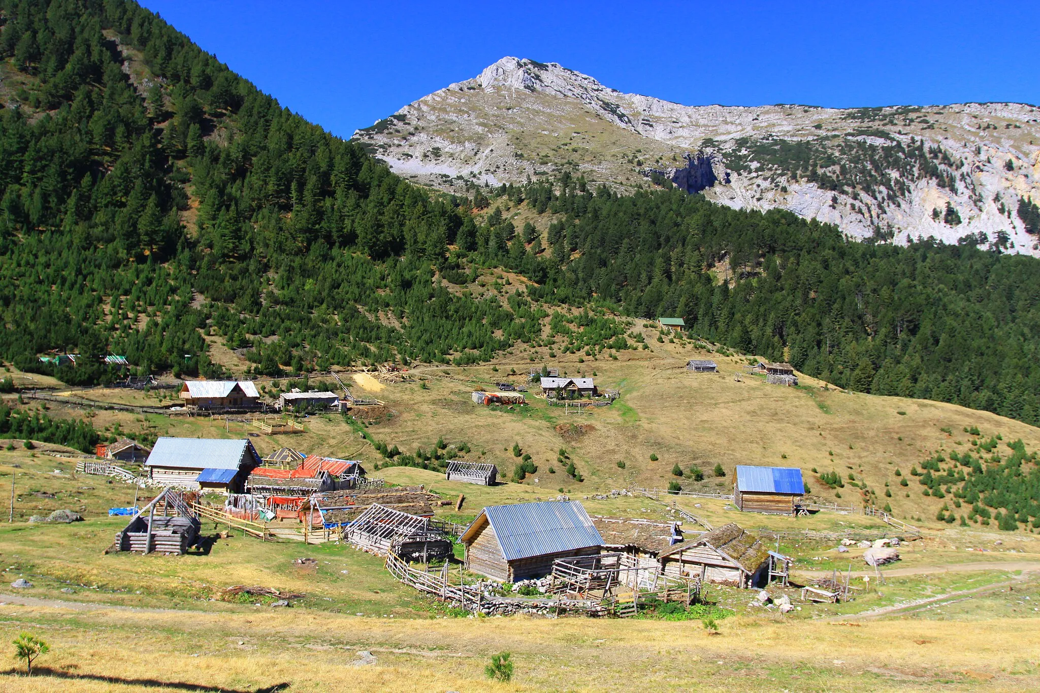 Photo showing: Irzniq mountain huts in Peja mountains