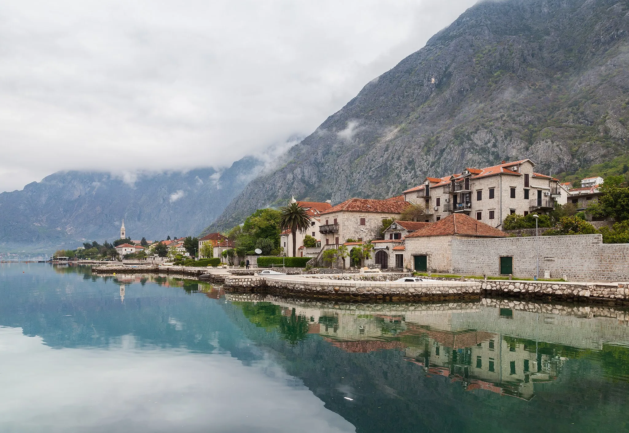 Photo showing: Dobrota, Bay of Kotor, Montenegro