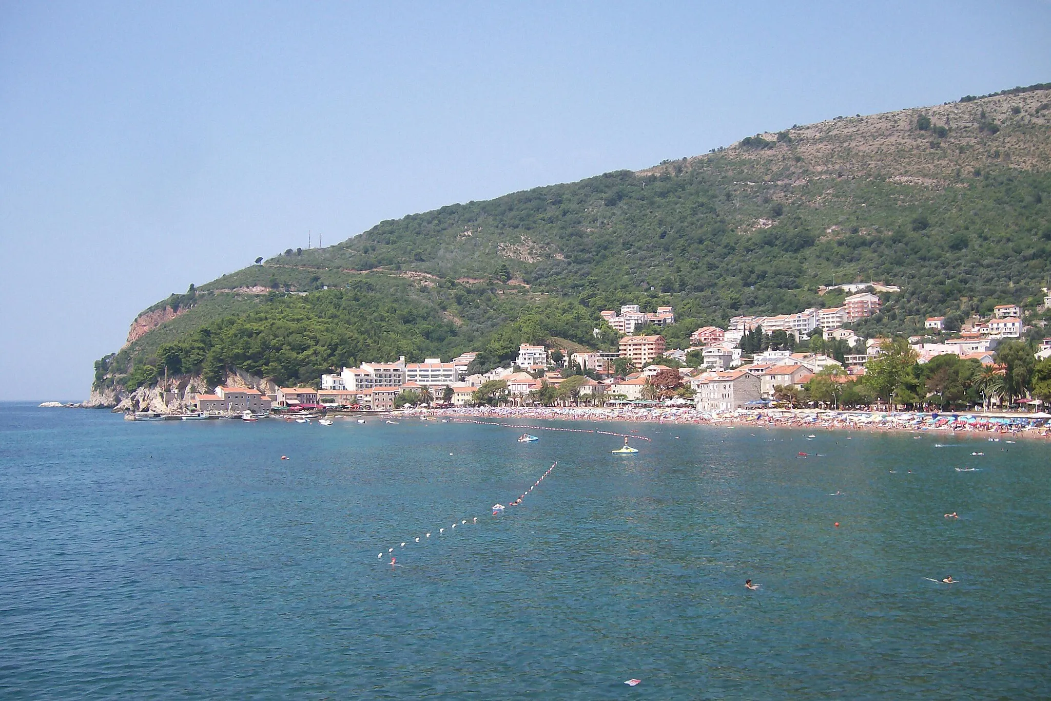 Photo showing: A view of the coastline of Petrovac in Montenegro. Editor's own work