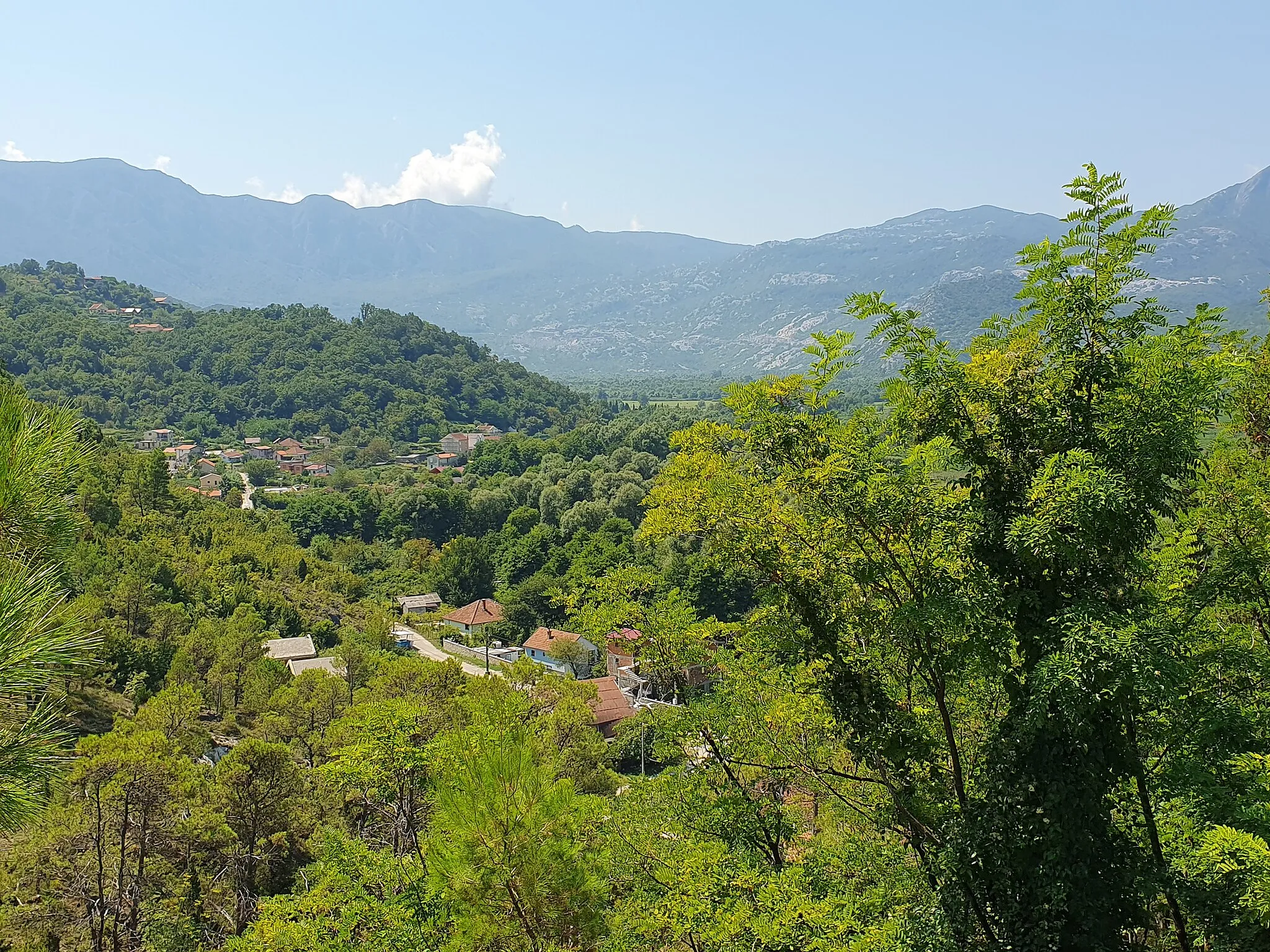 Photo showing: Boljeviči (Бољевићи) in Montenegro near Virpazar