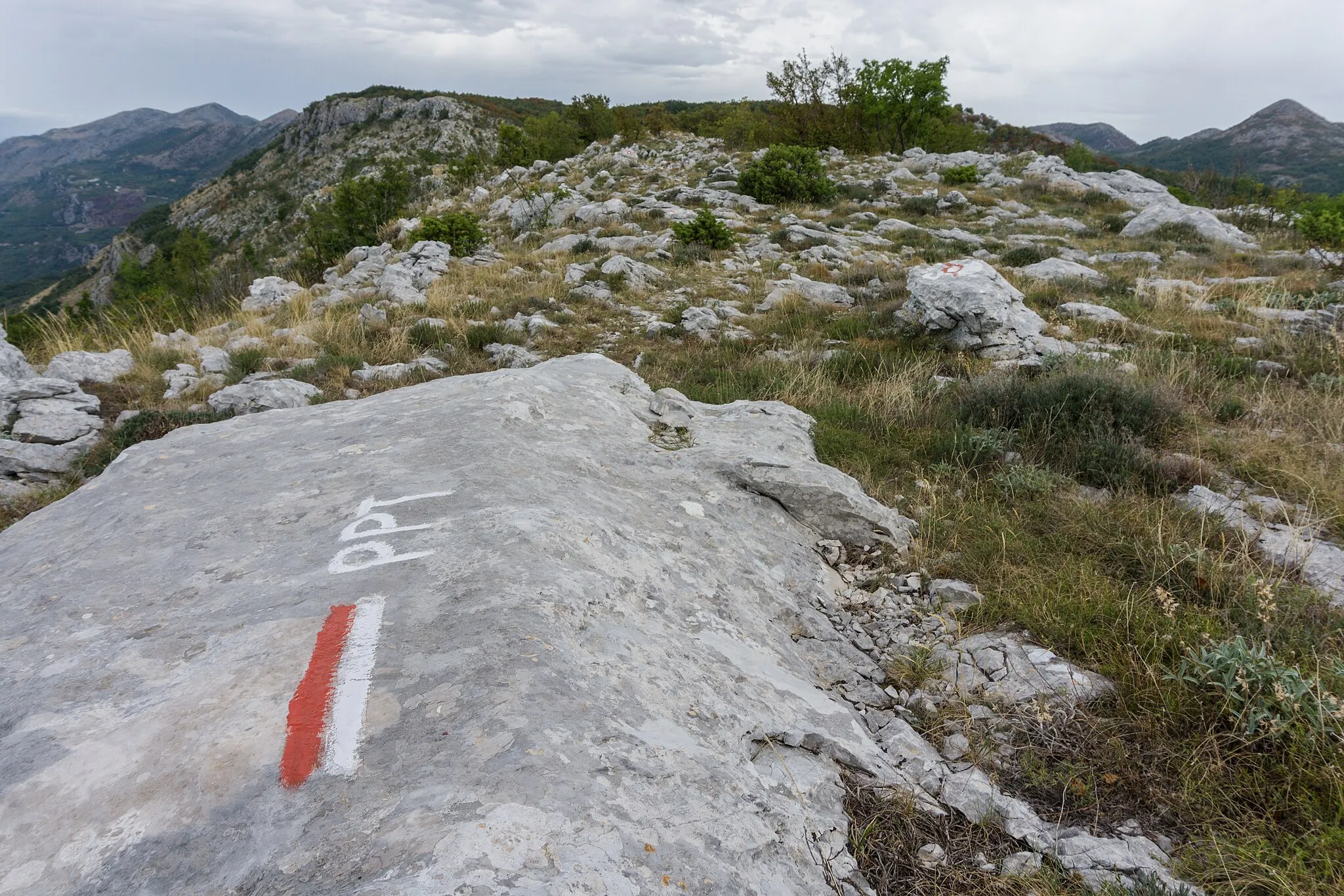 Photo showing: A picture taken during hiking the Primorska Planinarska Transverzala (PPT; Mountaineering Coastal Transversal) in Montenegro