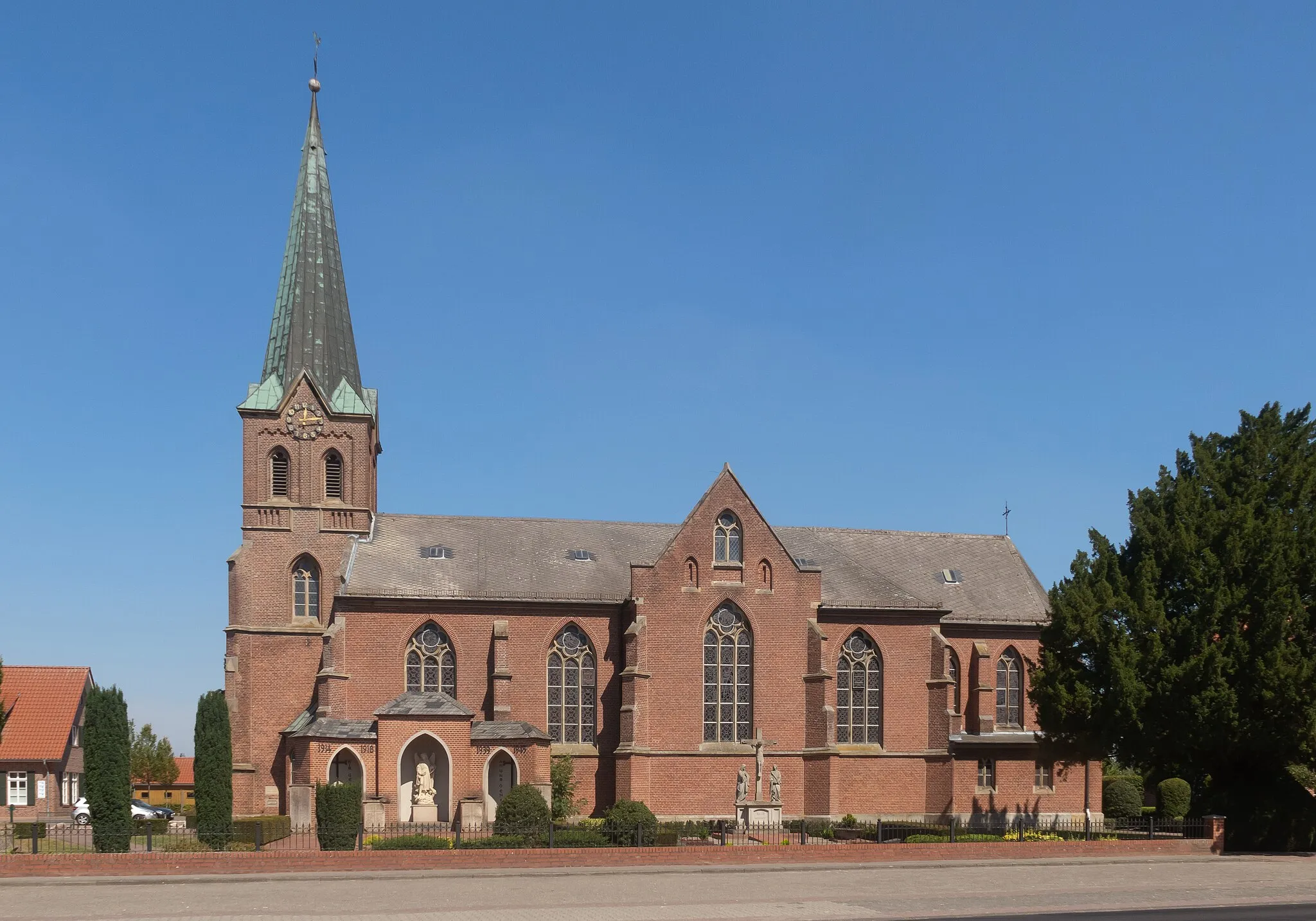 Photo showing: Klein Berssen, church: the Herz Jesu Kirche