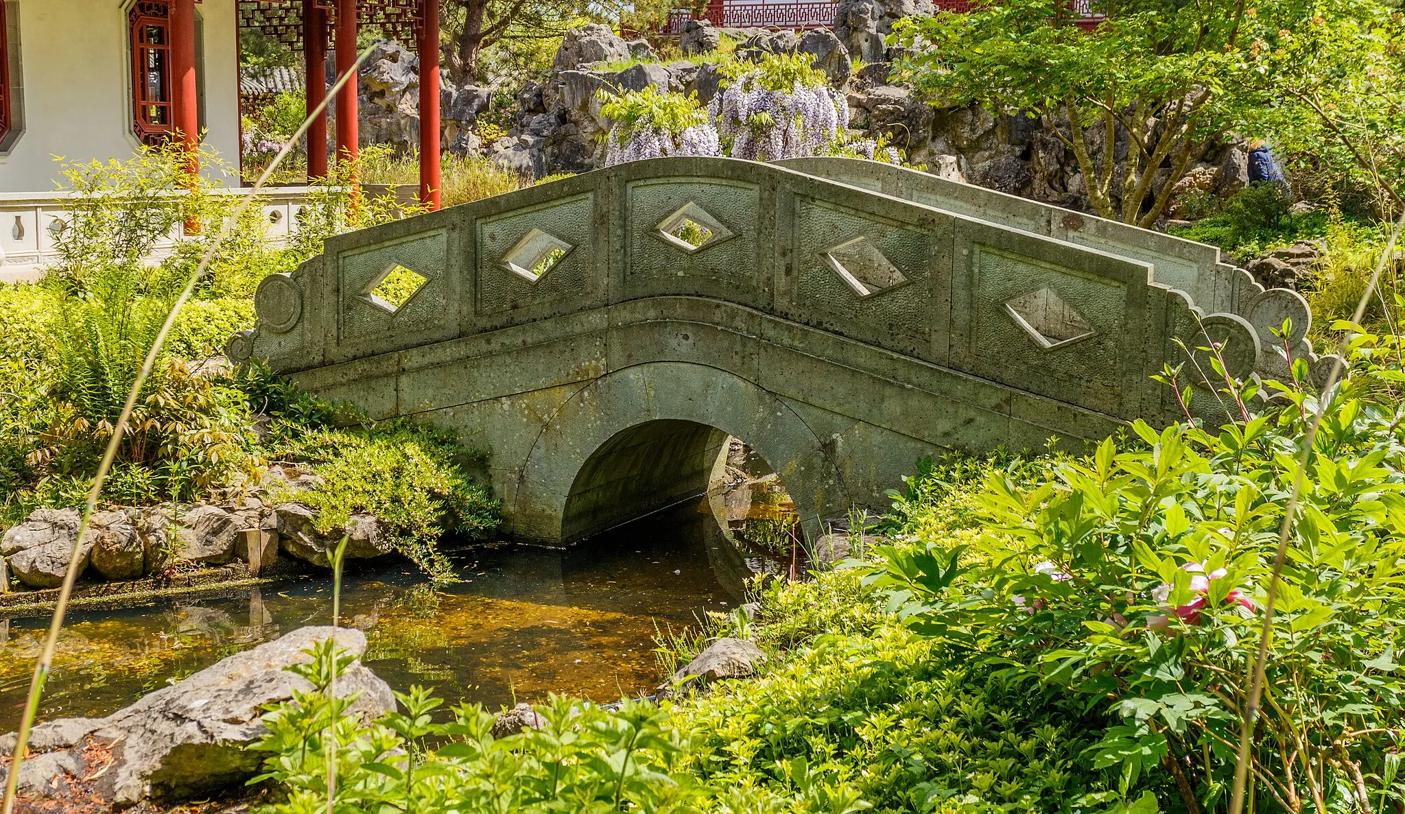 Photo showing: Bridge over waterway. Location, Chinese garden, the Hidden Realm of Ming in the Hortus Haren in the Netherlands.