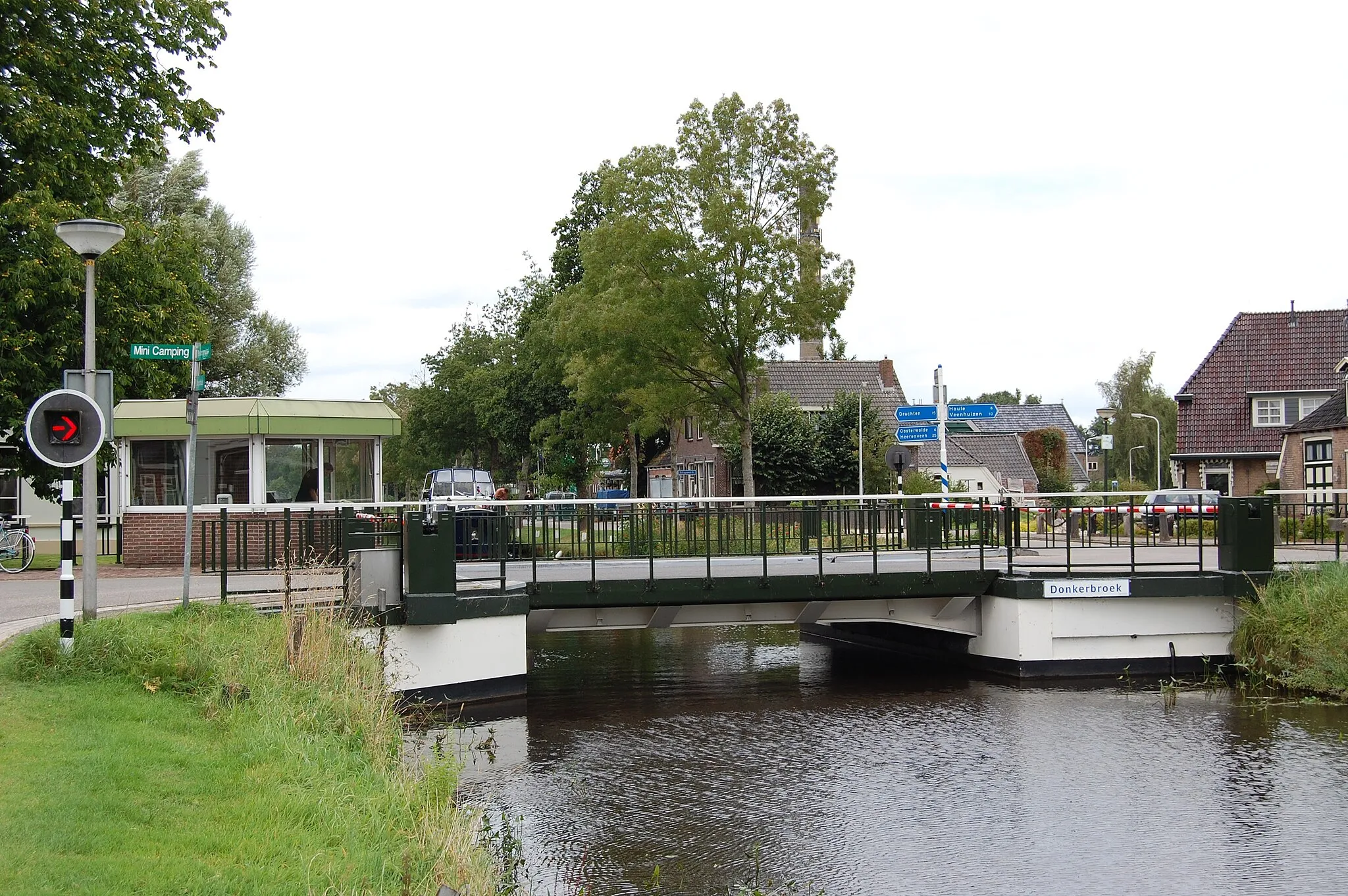 Photo showing: Brug in Donkerbroek over de Opsterlandse-Compagniesvaart