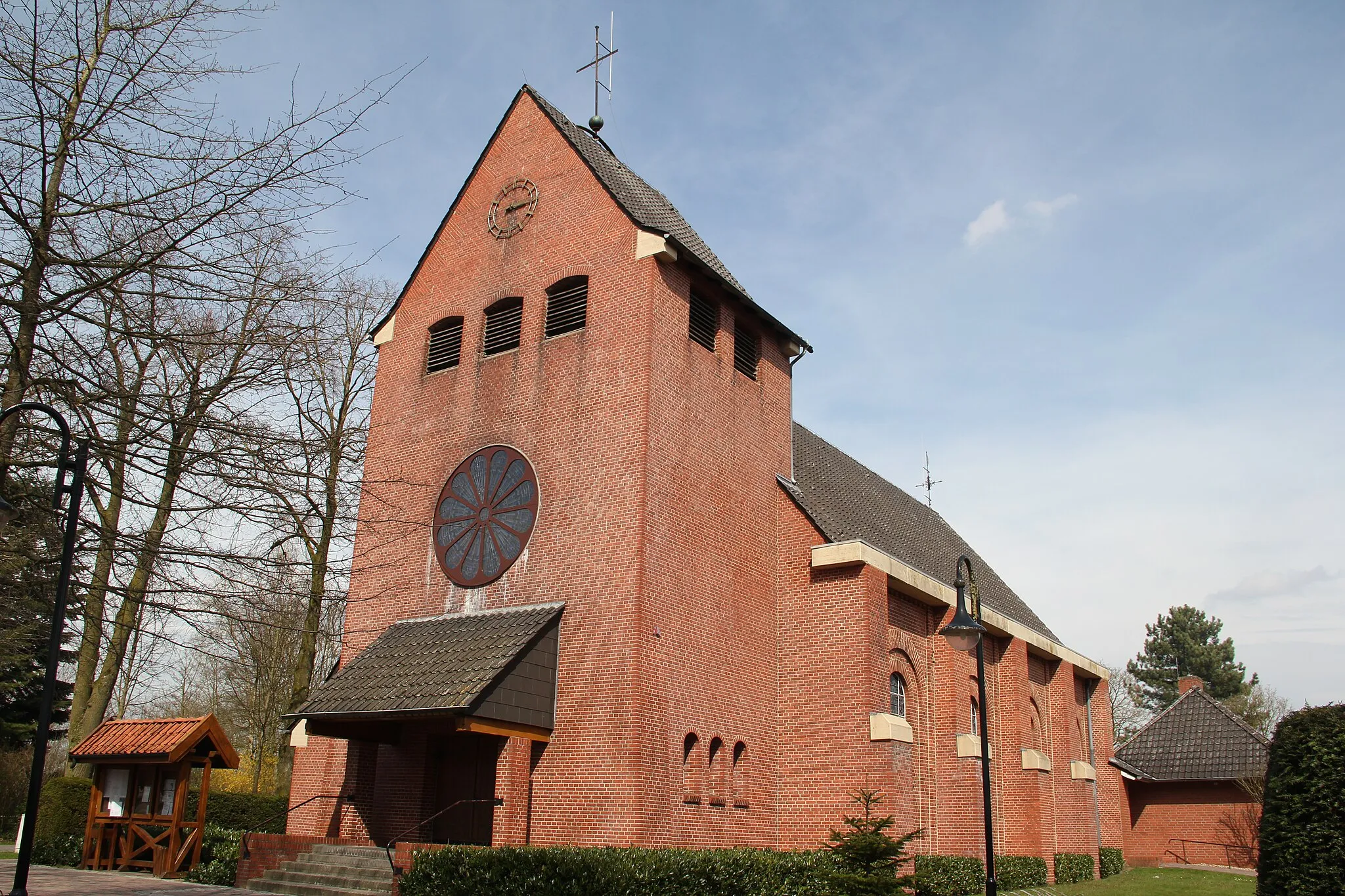 Photo showing: Kirche St. Marien in Hemsen