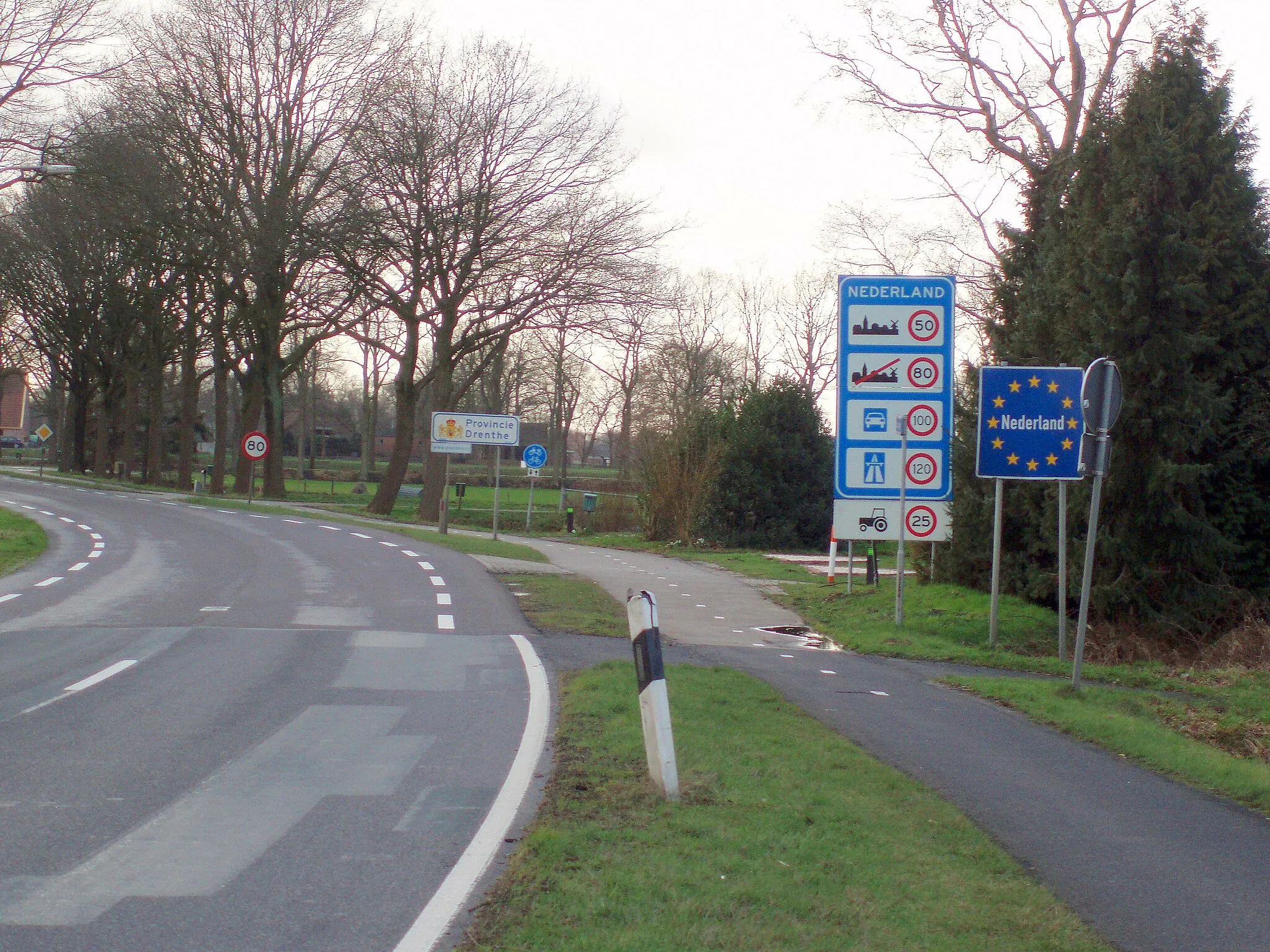 Photo showing: Grensovergang tussen Nieuw-Schoonebeek en Twist. Beginpunt van de N863.