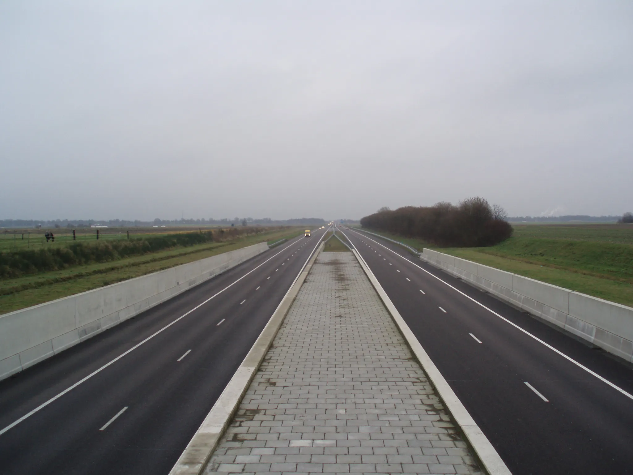 Photo showing: Rijksweg 37 gezien vanaf het viaduct Erica.