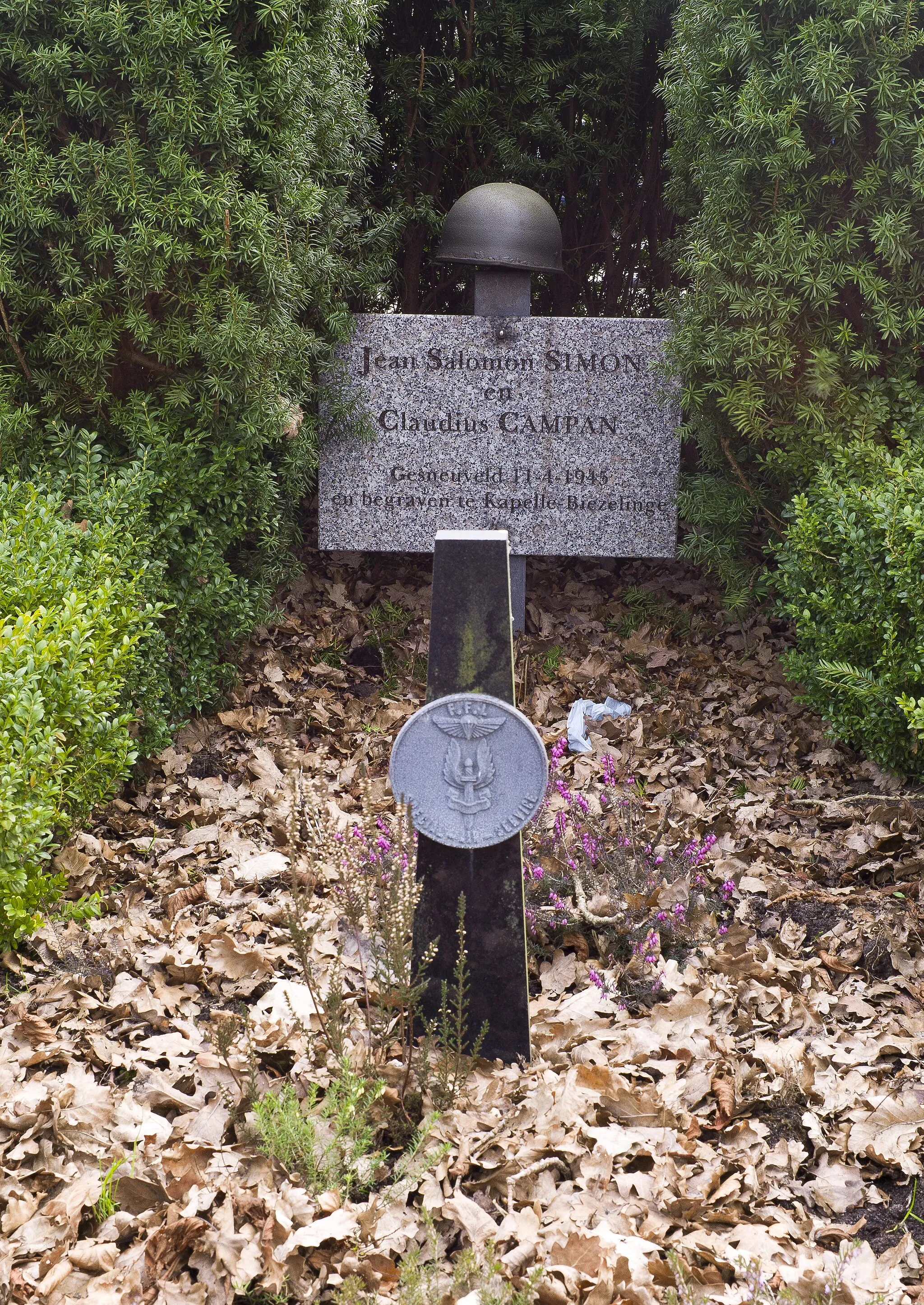 Photo showing: This is an image of a war memorial in the Netherlands, number: