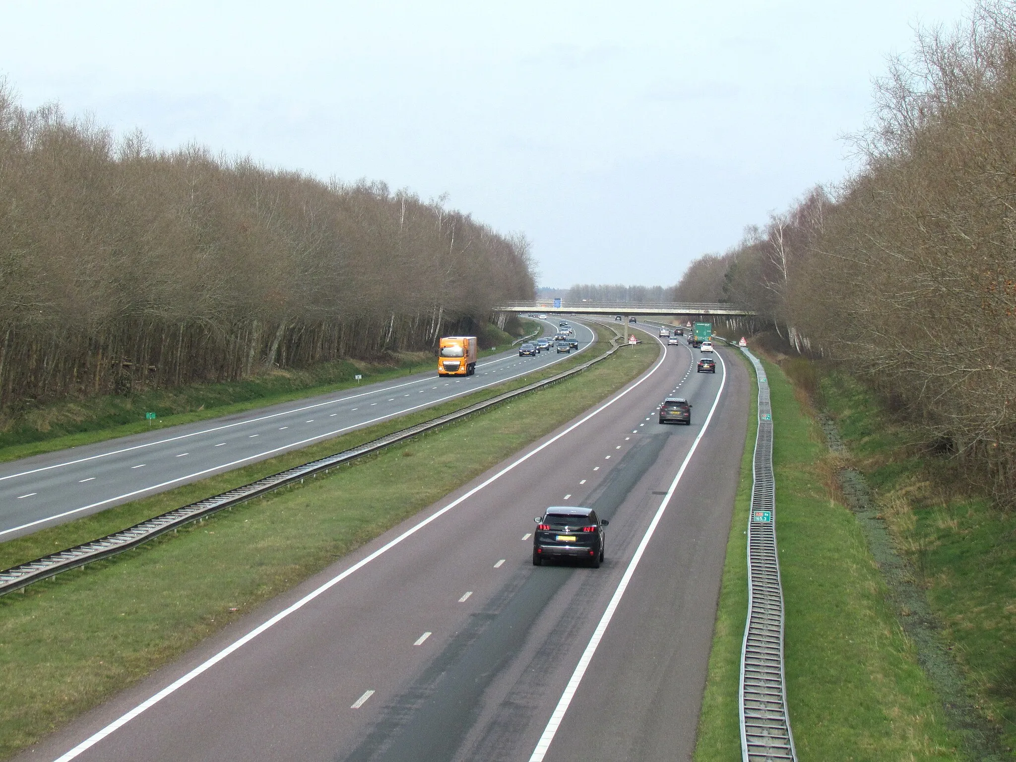 Photo showing: Rijksweg A28 tussen Hooghalen en Laaghalen (NL)