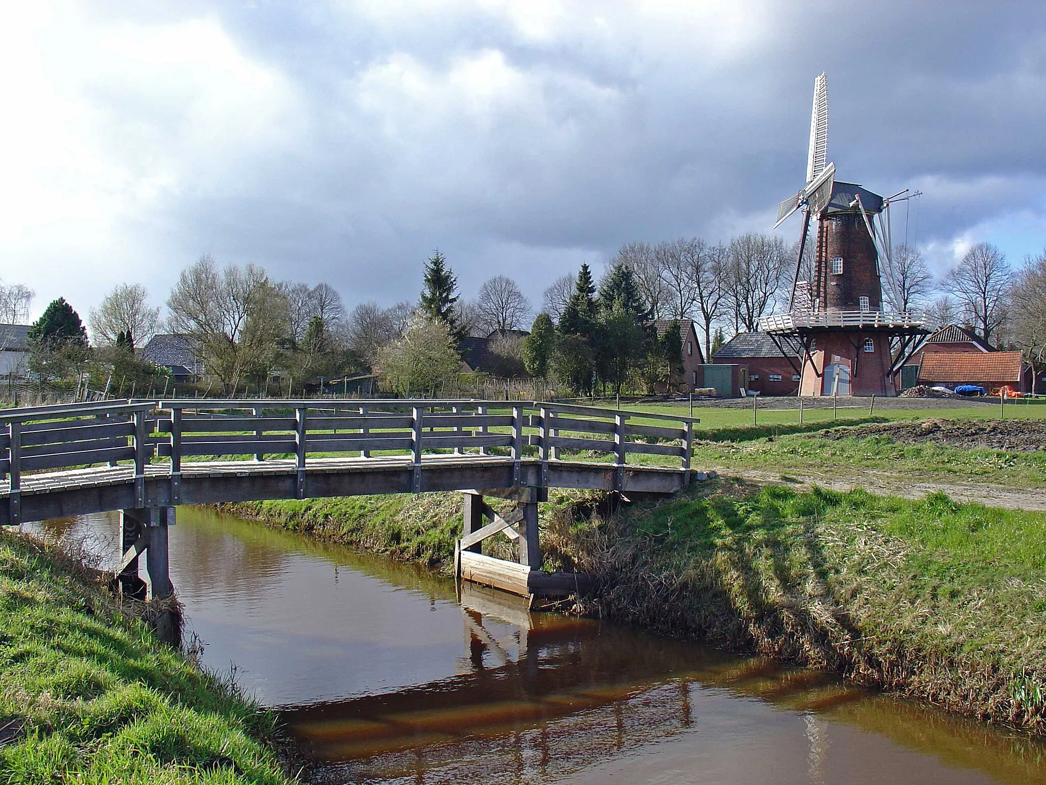 Photo showing: De Beek bij Gieterveen met  de molen de Eendracht