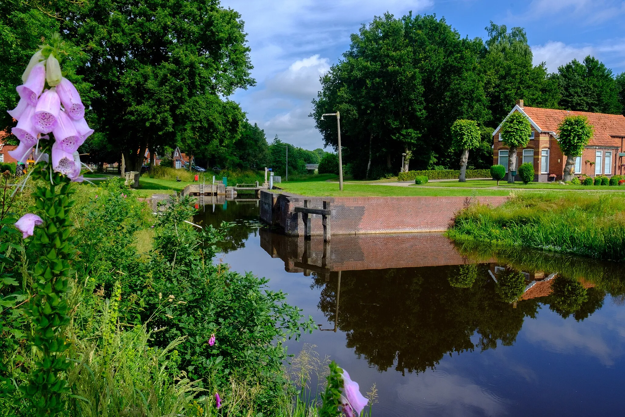 Photo showing: Voormalig verlaat (sluis) tussen het Alteveerkanaal en de Poortmanswijk in Alteveer