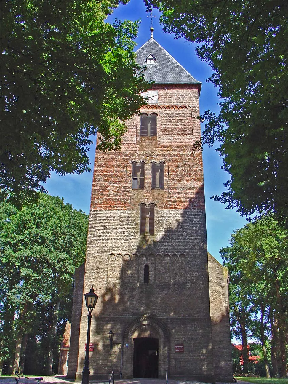 Photo showing: Sint Bonifatiuskerk van Vries