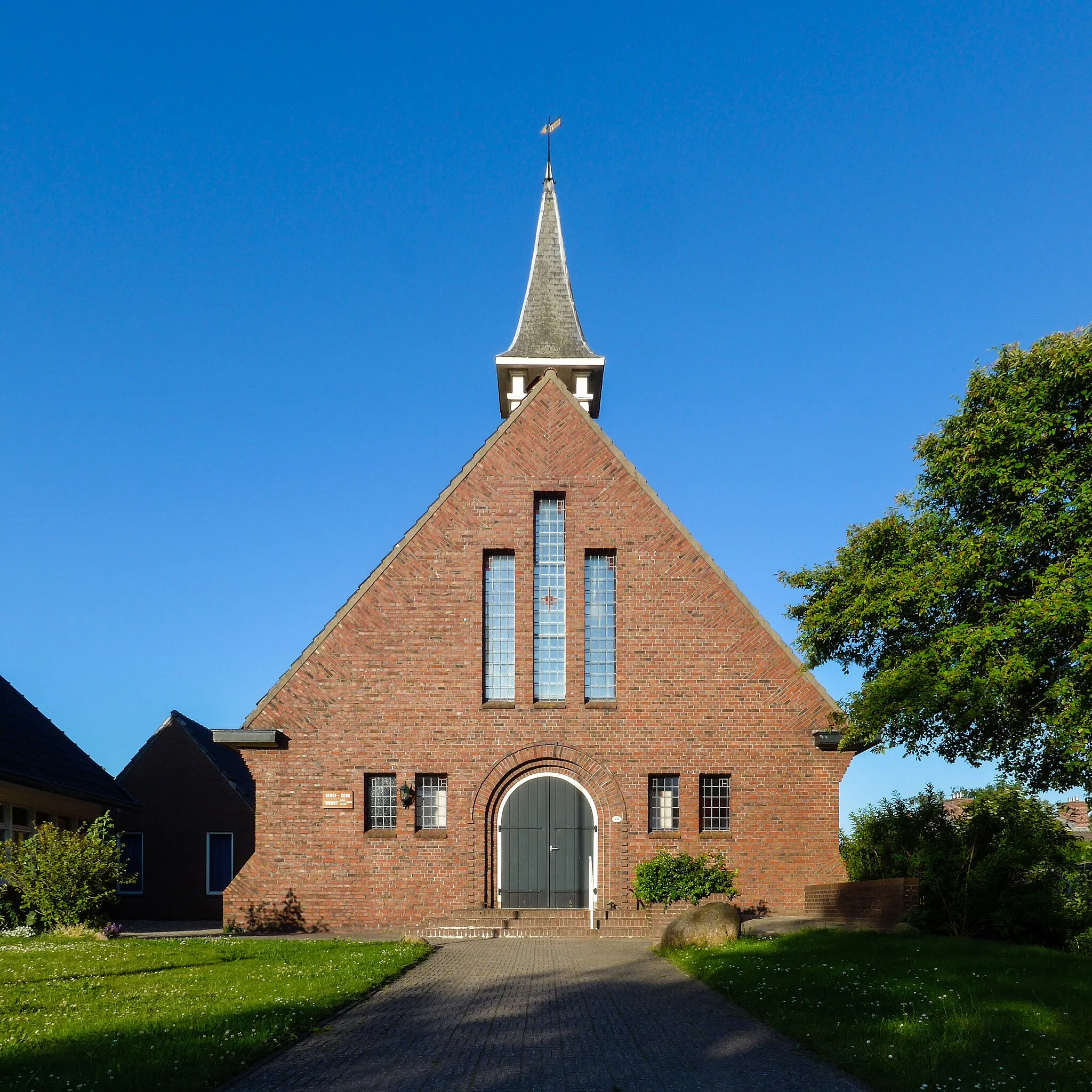 Photo showing: Reformed Church (Liberated) (1934, H. Evenhuis) in Onnen, a village in the Dutch province of Groningen.