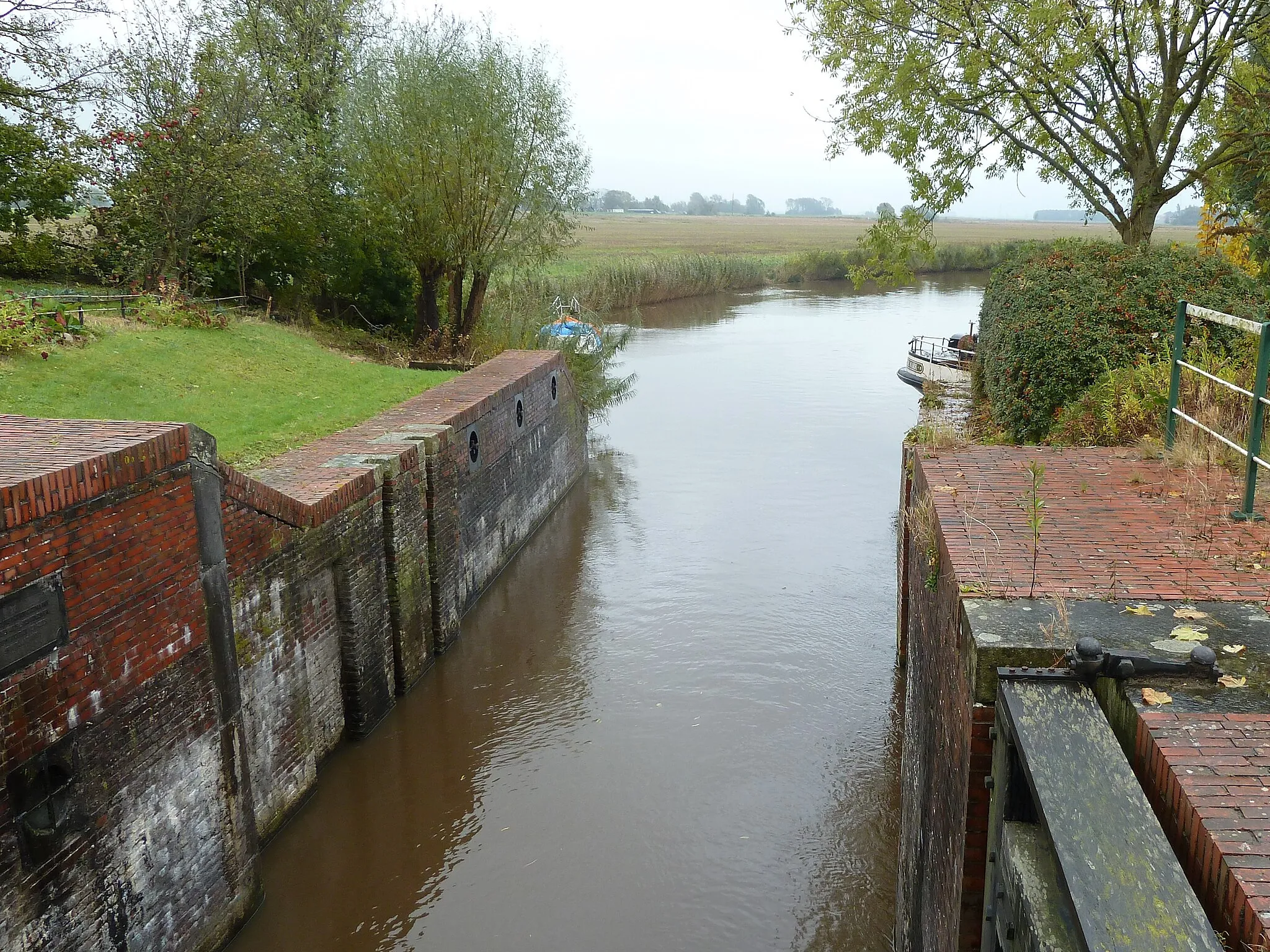 Photo showing: Gezicht op de Kromme Raken vanaf de Schouwerzijl in de richting van het zuidoosten (richting Reitdiep).