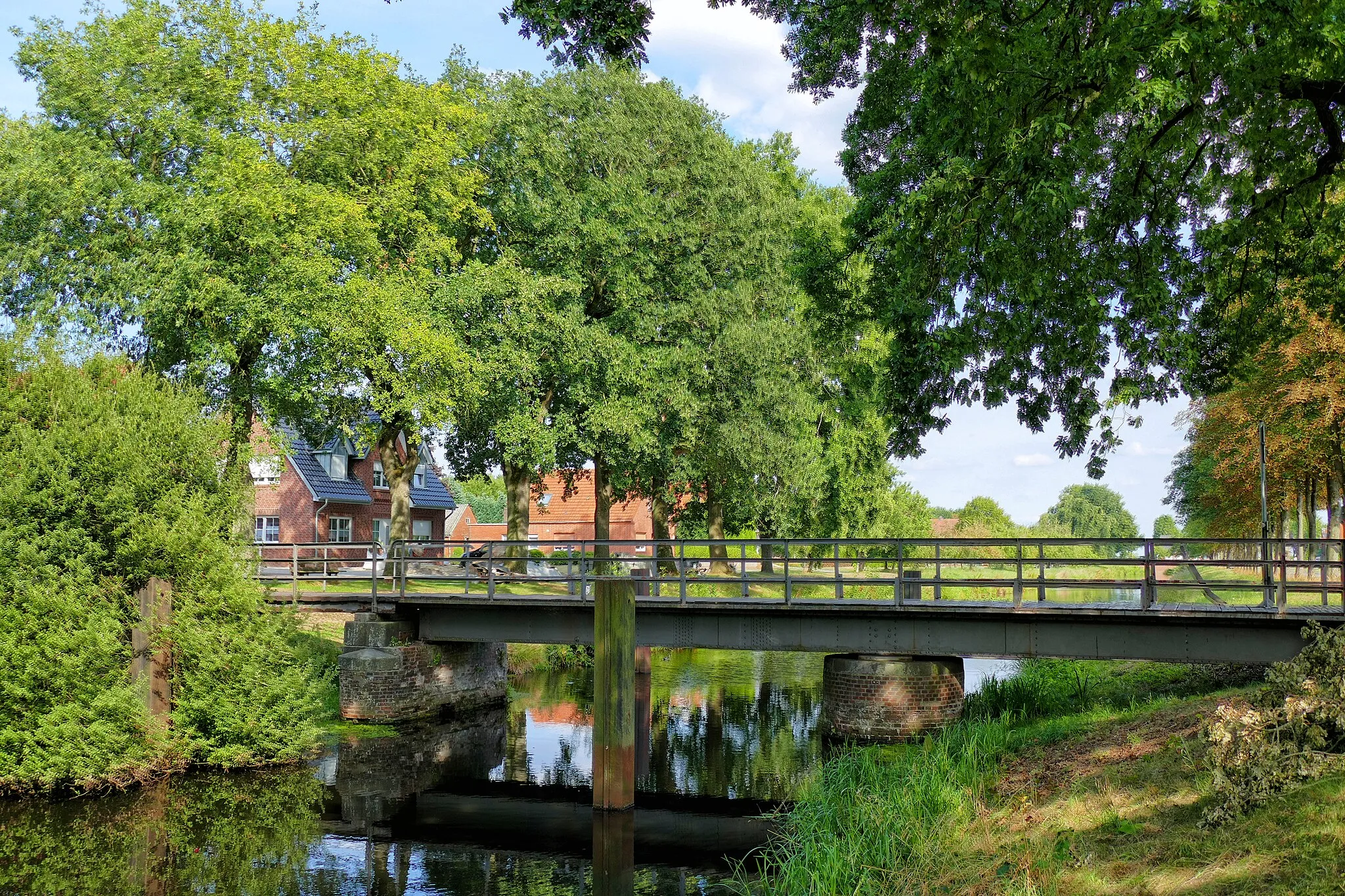 Photo showing: Egon-Schöningh-Straße/Zollstraße